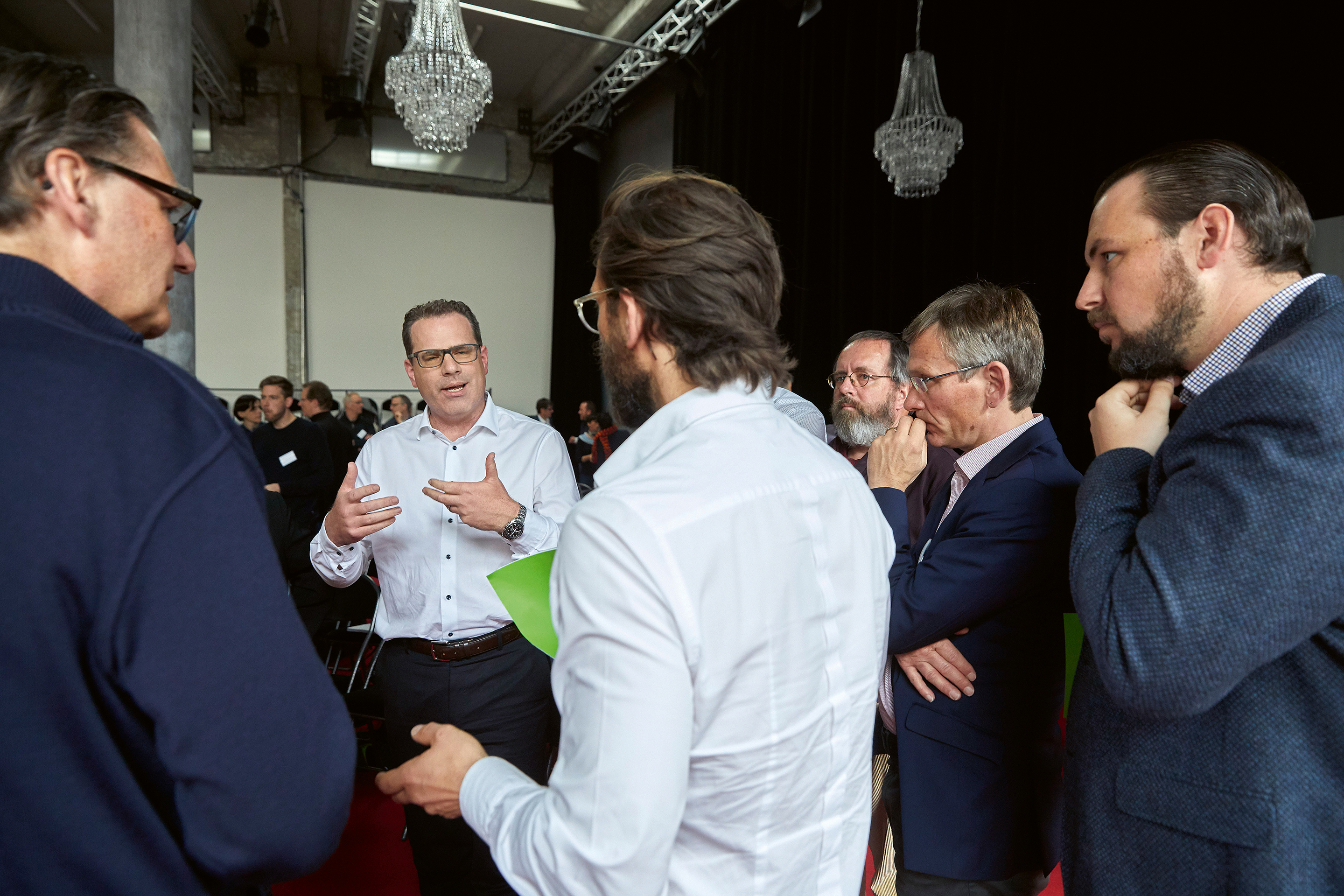 Vizepräsident Daniel Meyer (links) im Gespräch mit den  BGI-Vertretern Stéphane ­Braune und Patric Fischli-Boson.