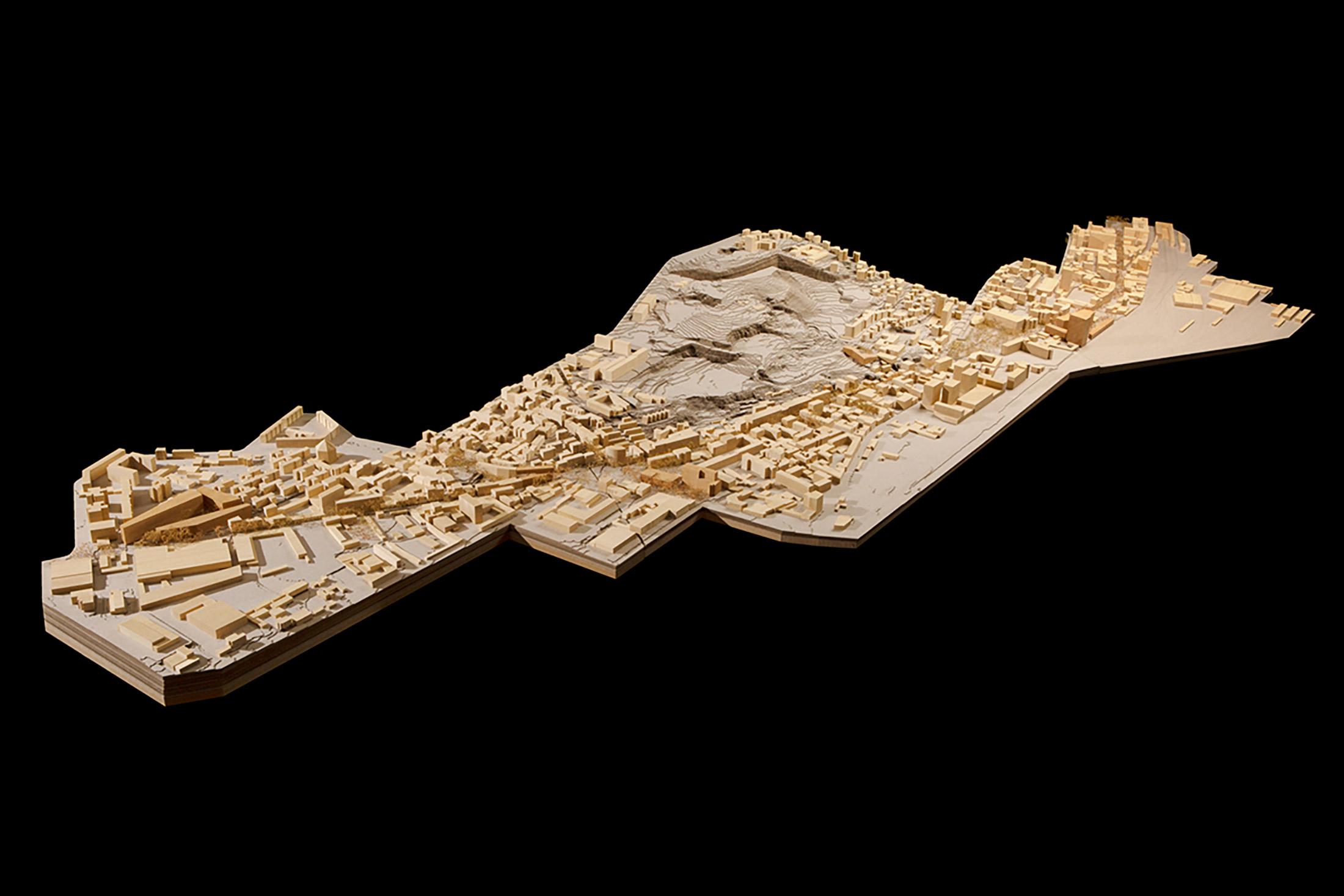 Laurina Sponagel – atelier Bonnet. Tema: «The urban vein»