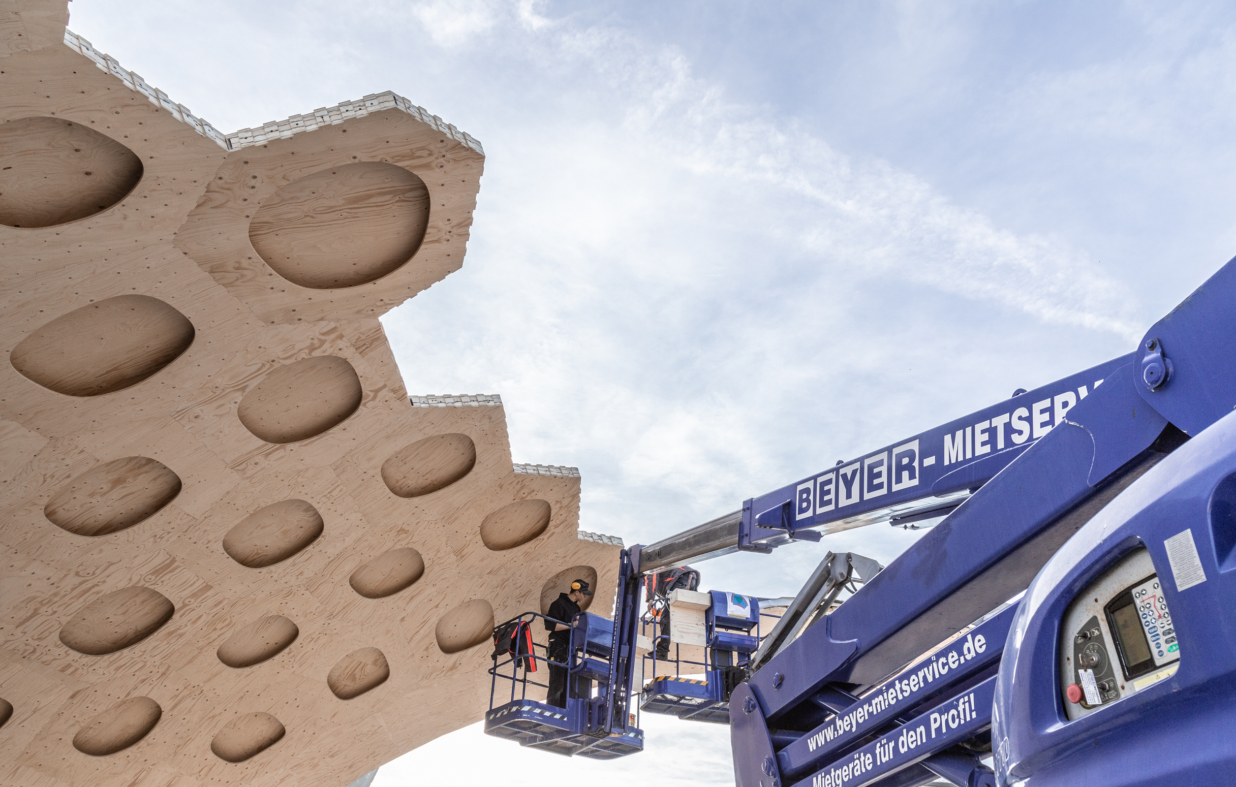 Die Schale wurde im freien Vorbau aufgebaut.