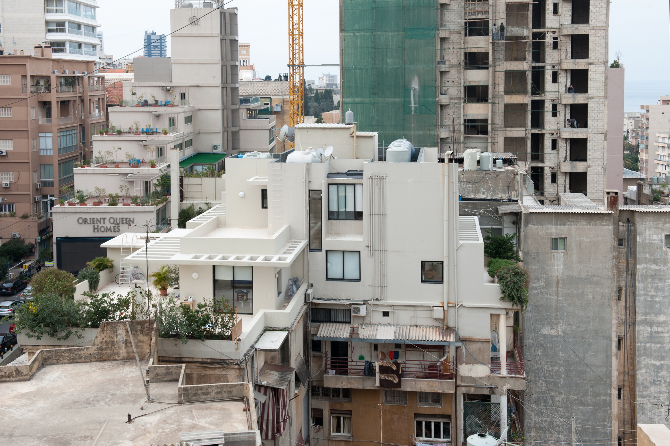 Van Dick Apartment: Ostansicht - private Aussenräume mit grosszügigem Ausblick.