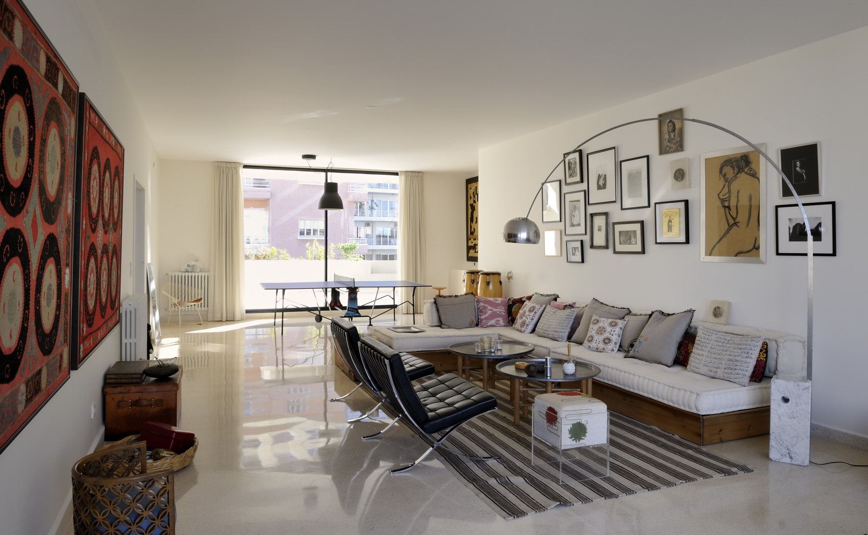 Van Dick Apartment: Wohnbereich - zweiseitig orientiert.