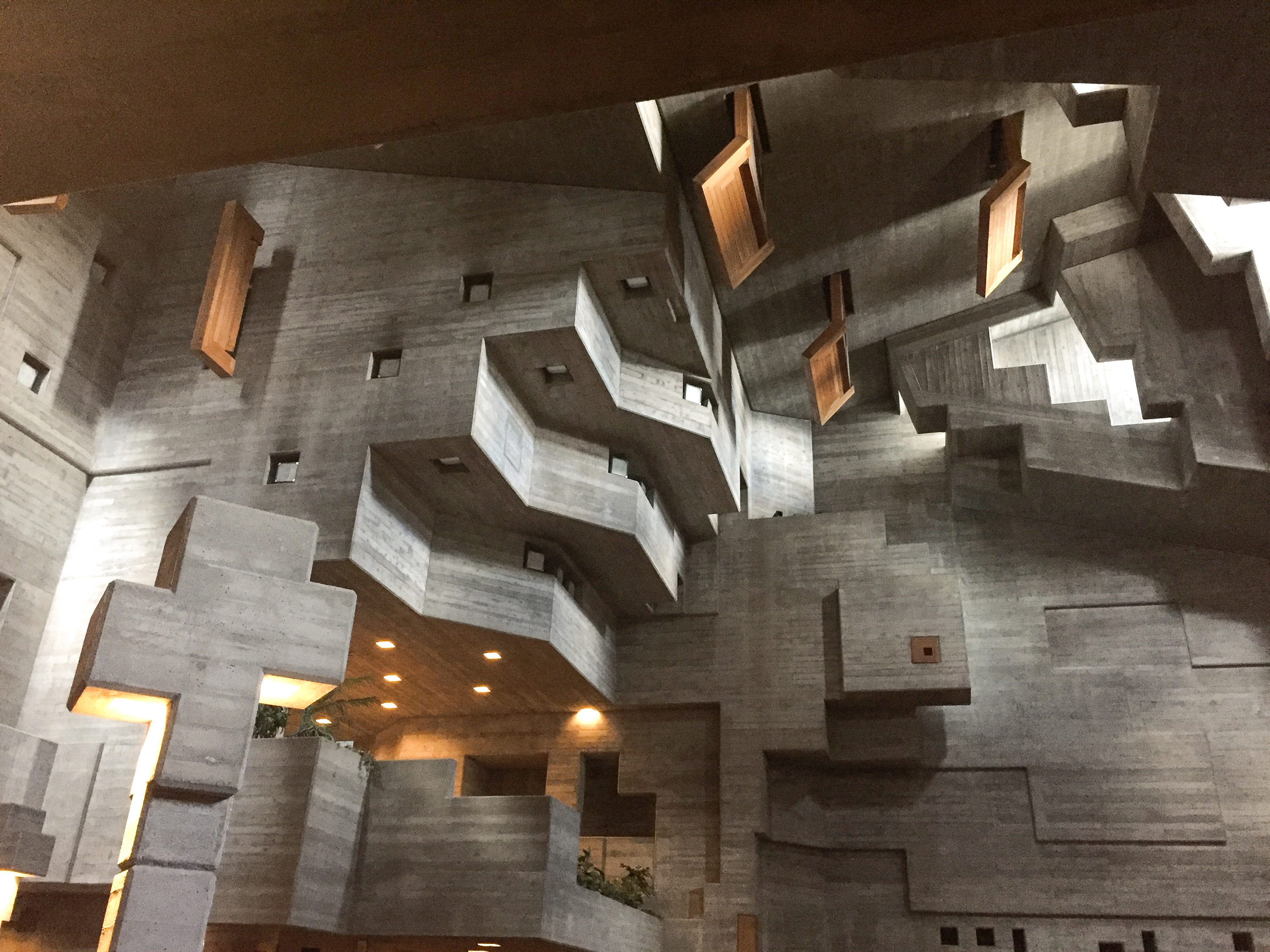 Innenraum der Kirche St. Nicolas.