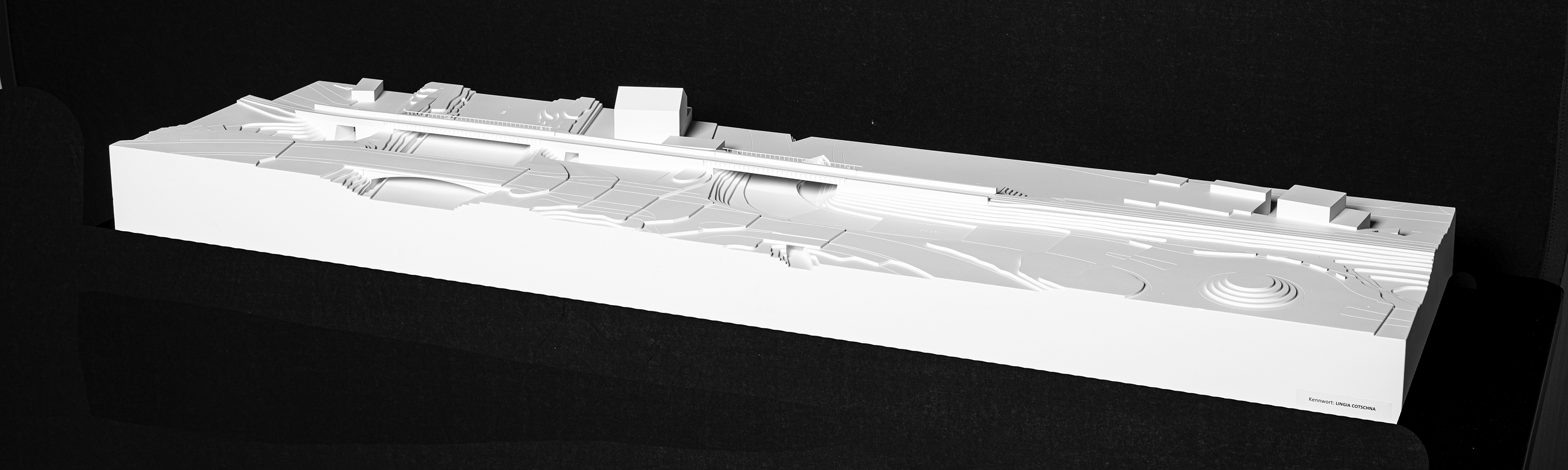 «Lingia cotschna»: Im Modell erkennt man die Zusammenfassung der einzelnen Eingriffe zum einheitlichen Ganzen.