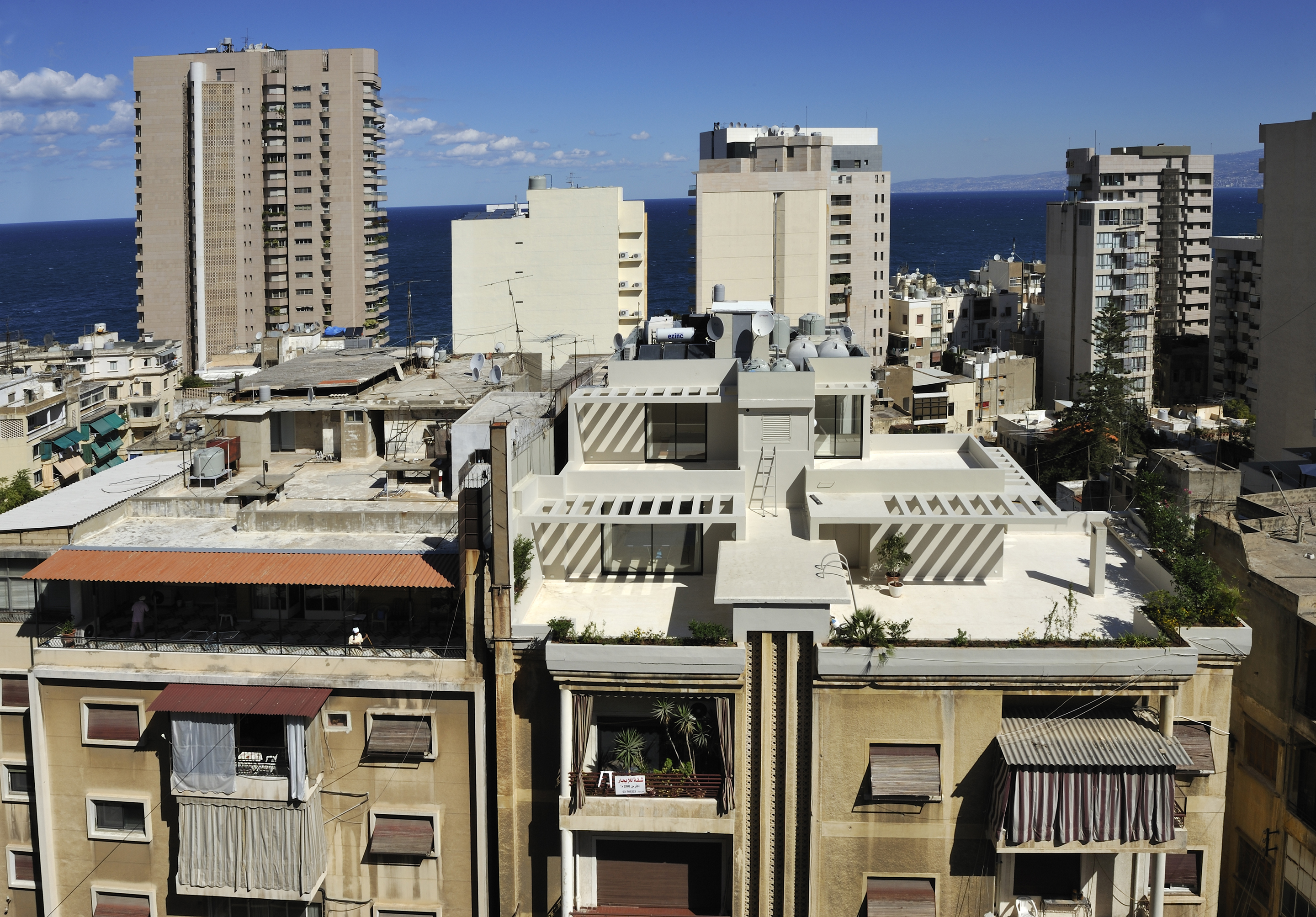 Dachgeschosswohnung in Ain Mereisseh, renoviert von MET Architects im Jahr 2013.