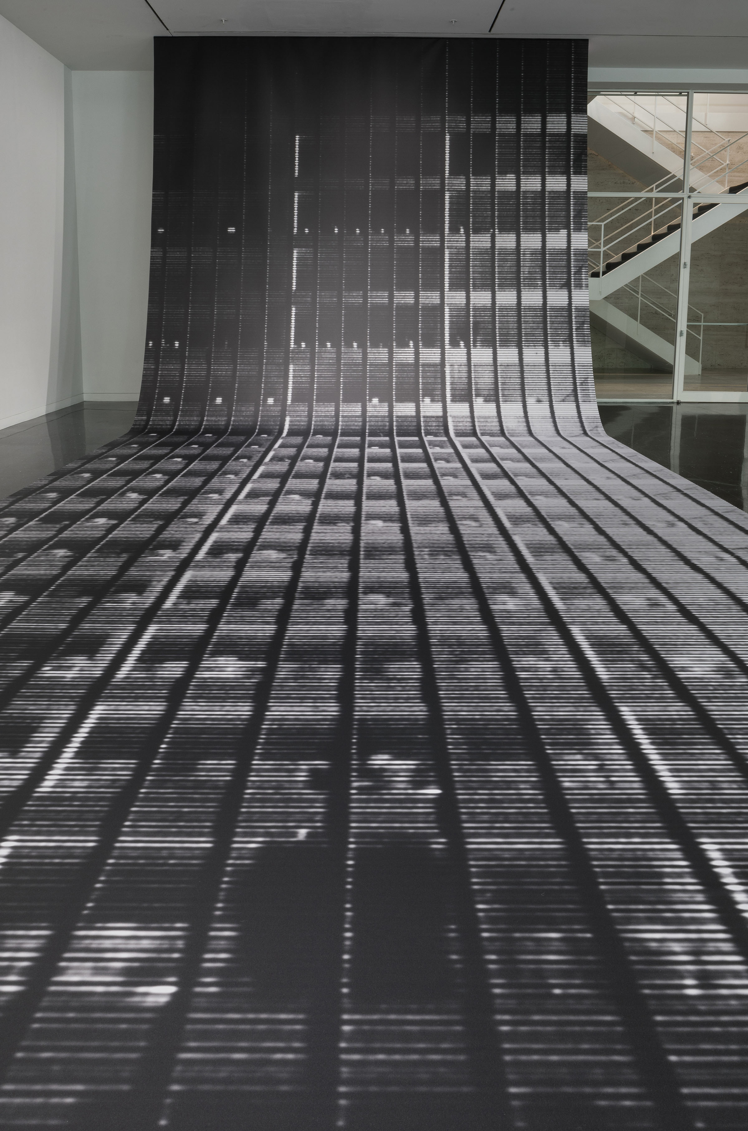 Bettina Pousttchi, Suspended Mansion, 2017