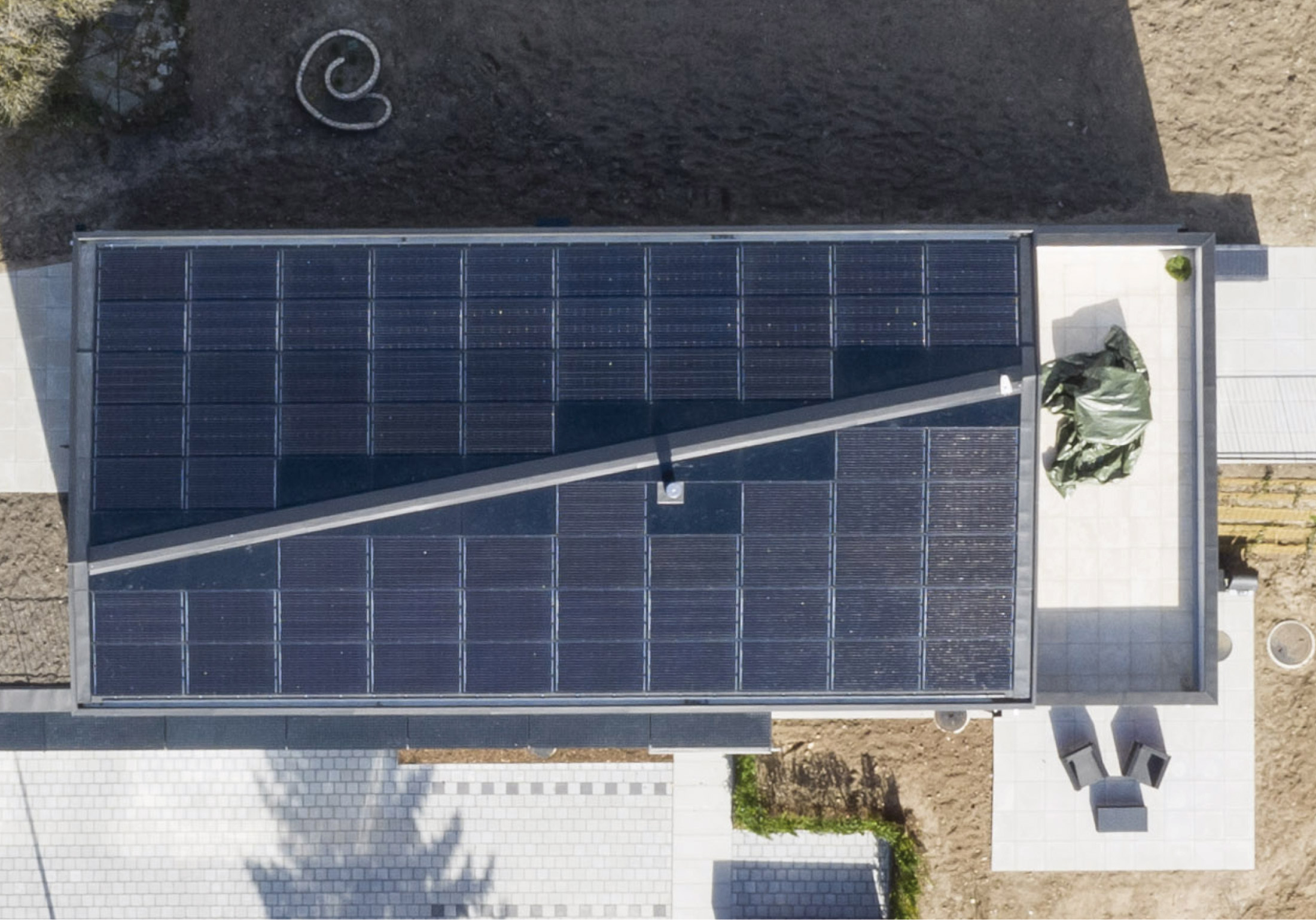 Norman Foster Solar Award – Edificio plurifamiliare a energia positiva 118% Hutter, Küsnacht (ZH). Architettura: Vera Gloor AG, Guido Honegger