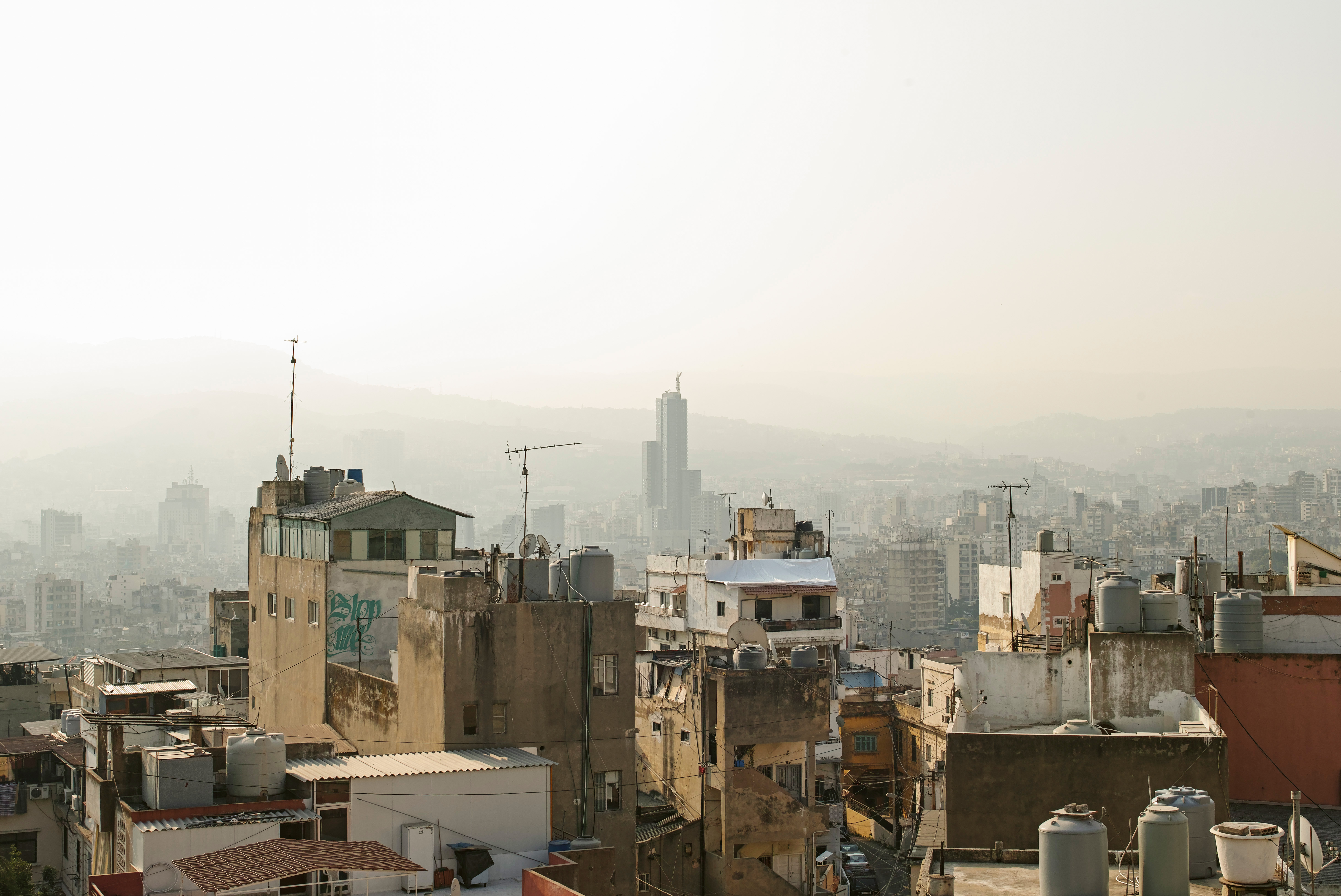 Toutes les photographies illustrant cet entretien ont été réalisées par Marco Pinarelli lors d’un tour d’une journée effectué avec l’architecte  Hicham Bou Akl dans l’agglomération de Beyrouth le 19 septembre 2019.