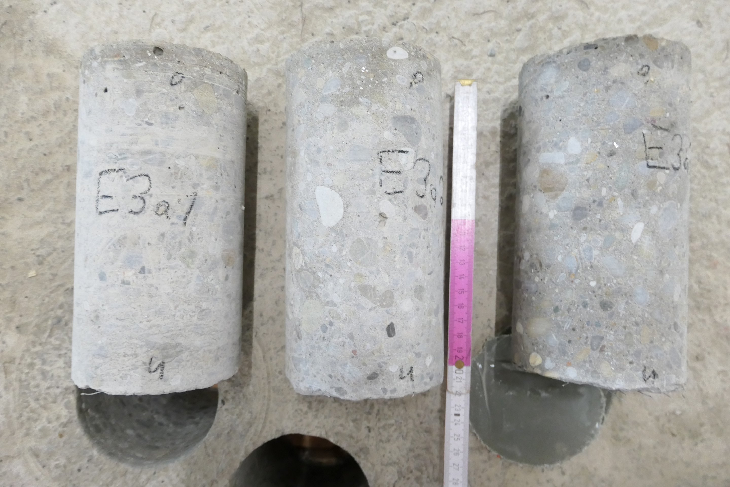 Bohrkerne für Druckfestigkeitsprüfung nach SN EN 12504-1.