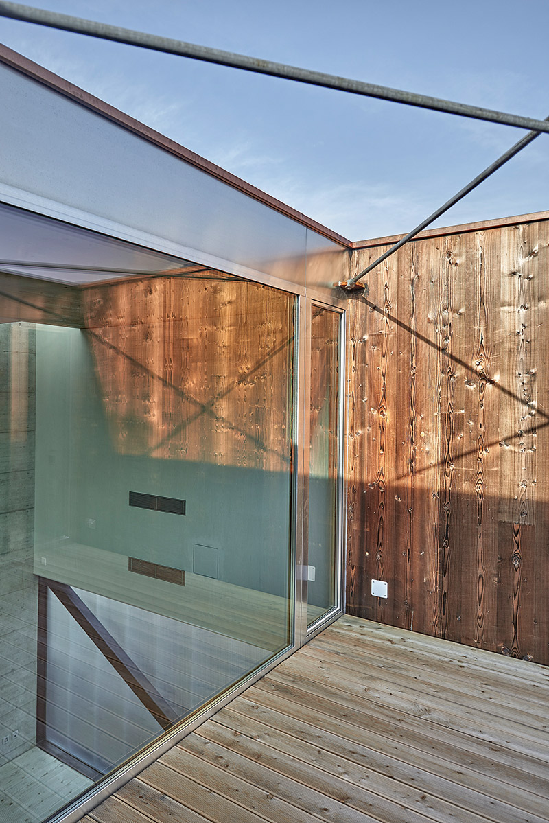 Menzione: Casa ex parrocchiale, Monte Carasso, 2014-2018. Committente: comunità ereditaria Umberto Guidotti, Monte Carasso. Progettisti: Guidotti Architetti SA, Monte Carasso