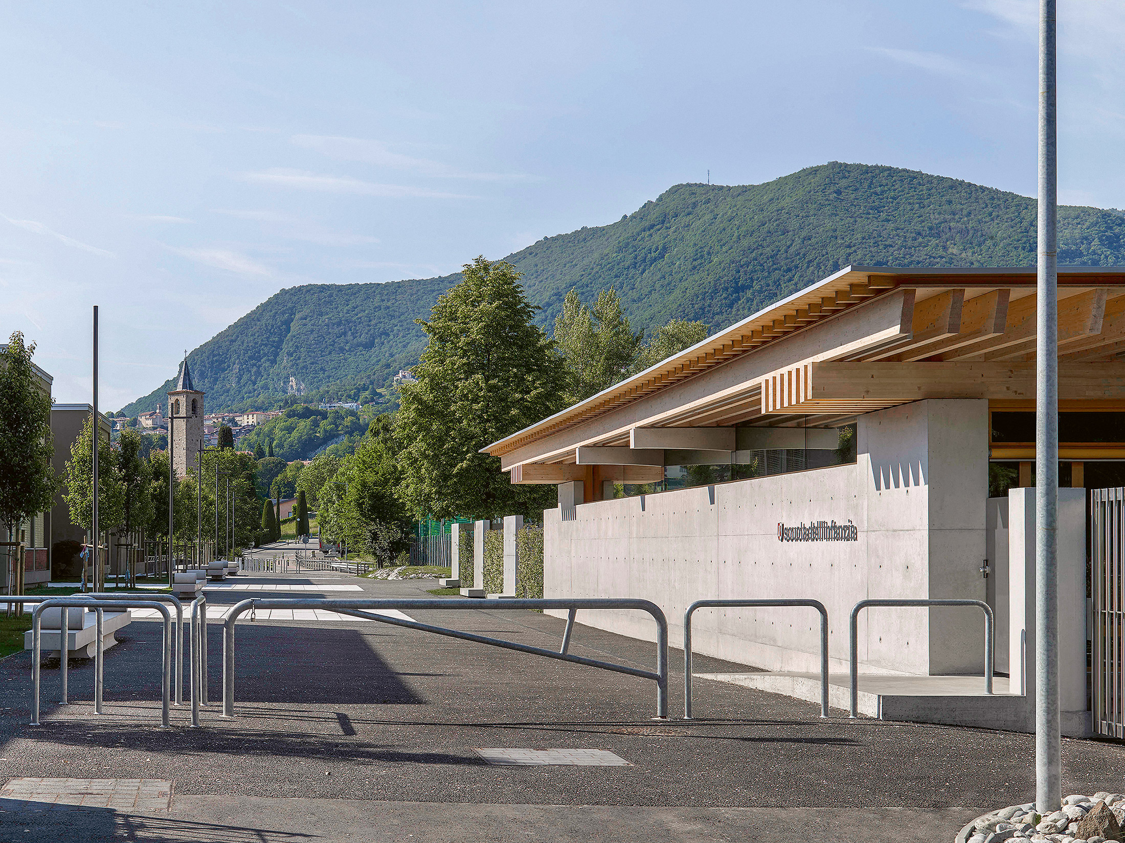 Premio per la miglior opera: Scuola dell’infanzia San Giorgio e piazza delle scuole, Morbio Inferiore, 2015-2018. Committente: Comune di Morbio Inferiore. Progettista: Jachen Könz, Lugano-Besso