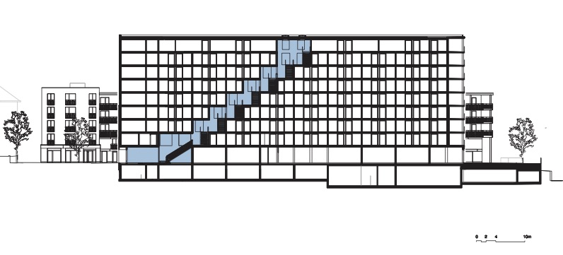 Sezione longitudinale. In azzurro gli spazi distributivi