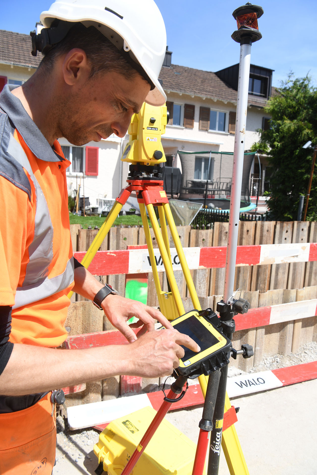 Neuland und neue Geräte: Polier José Fonseca im Einsatz.