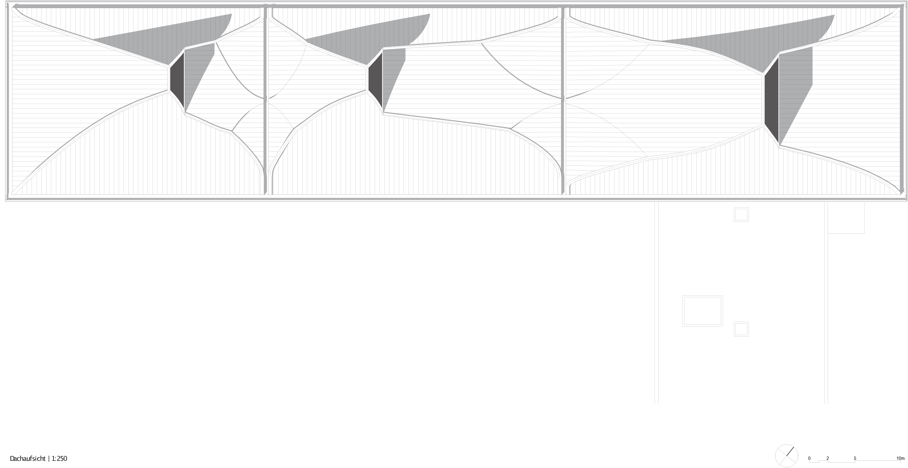 Vue en plan du toit avec les capots de toiture cintrés caractéristiques. À gauche, les deux petits toits qui surplombent les salles de formation. À droite, le grand toit qui surmonte l’espace de séjour.