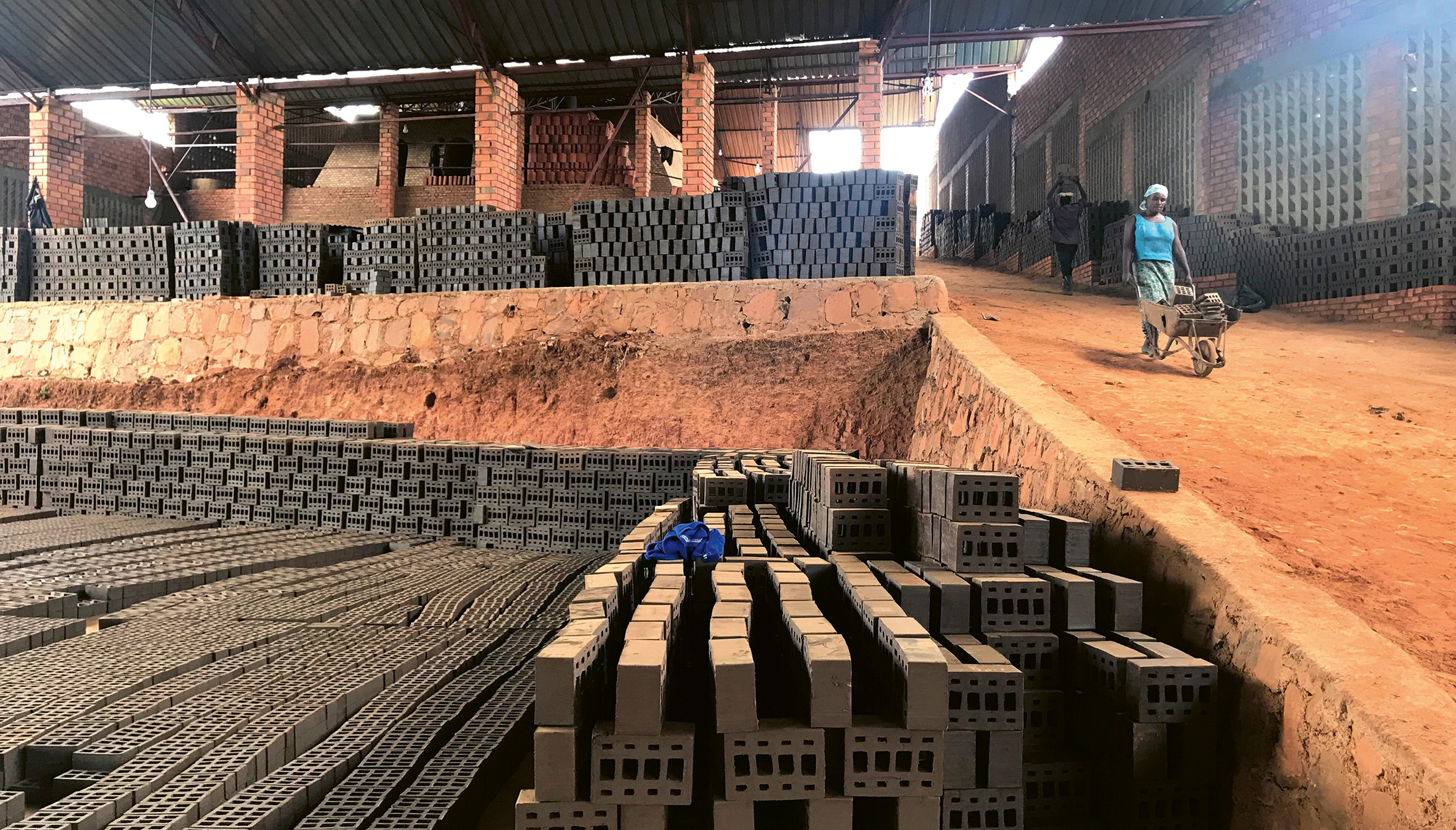 Vista interna di uno degli stabilimenti che producono il mattone Rowlock