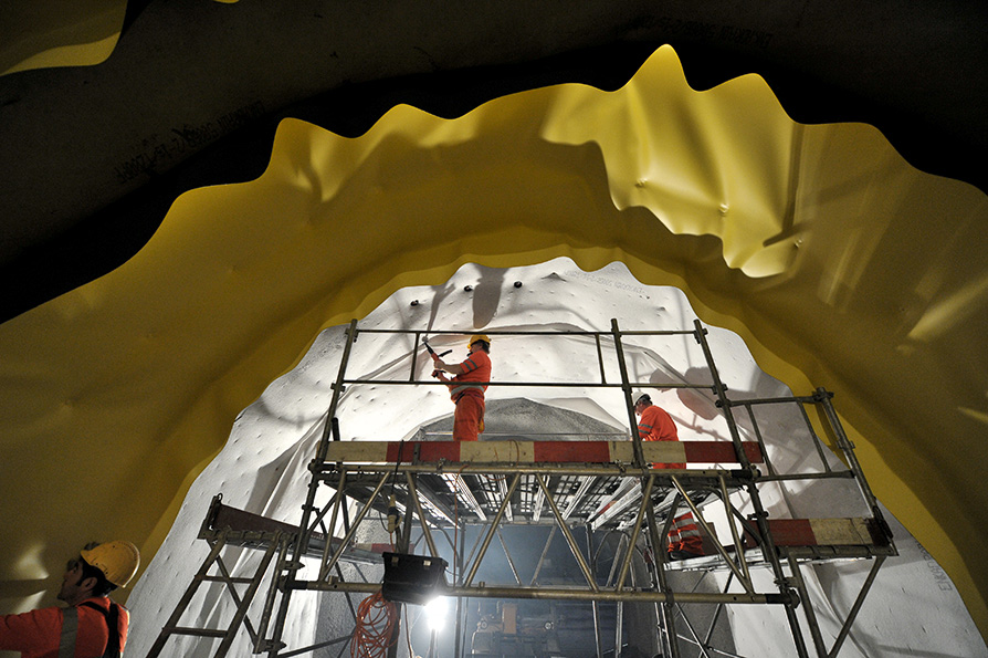 Fasi esecutive relative alla costruzione della sezione.