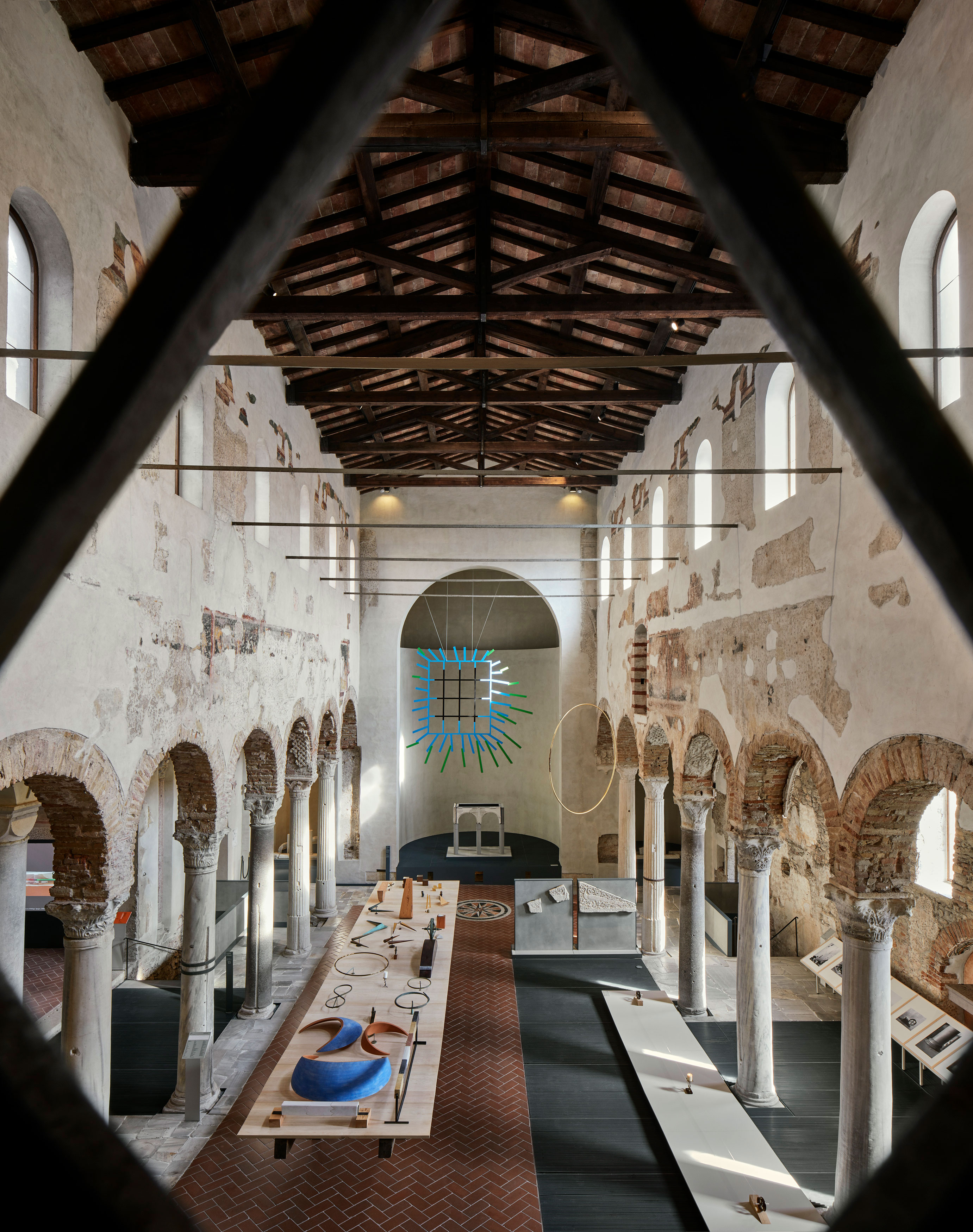 La mostra di Juan Navarro Baldeweg negli spazi del Museo di Santa Giulia di Brescia