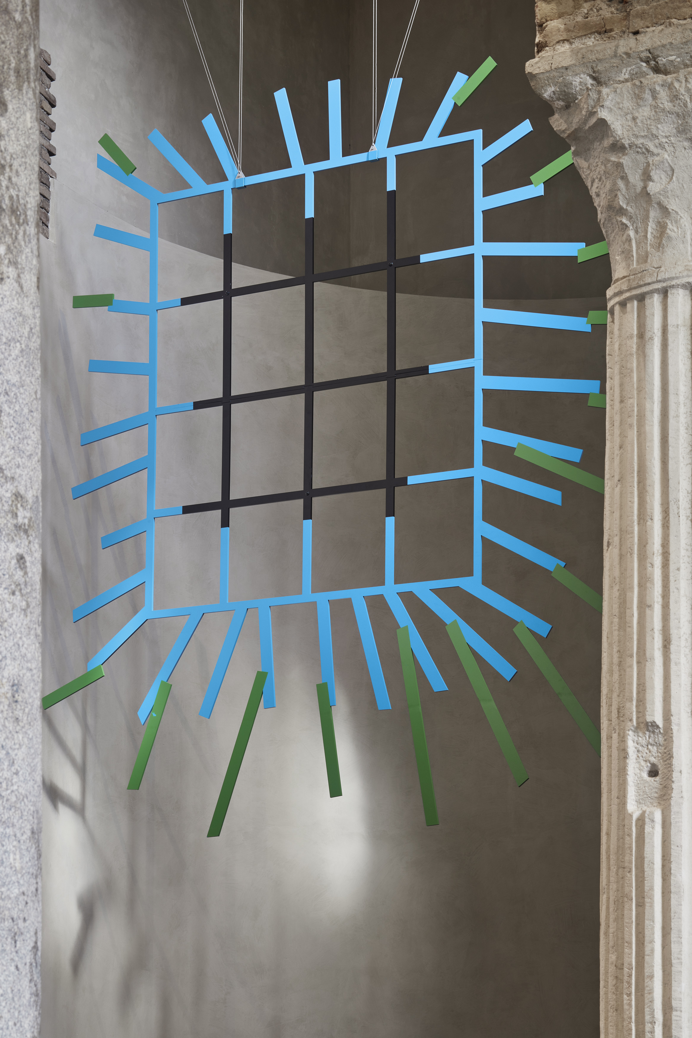 La mostra di Juan Navarro Baldeweg negli spazi del Museo di Santa Giulia di Brescia