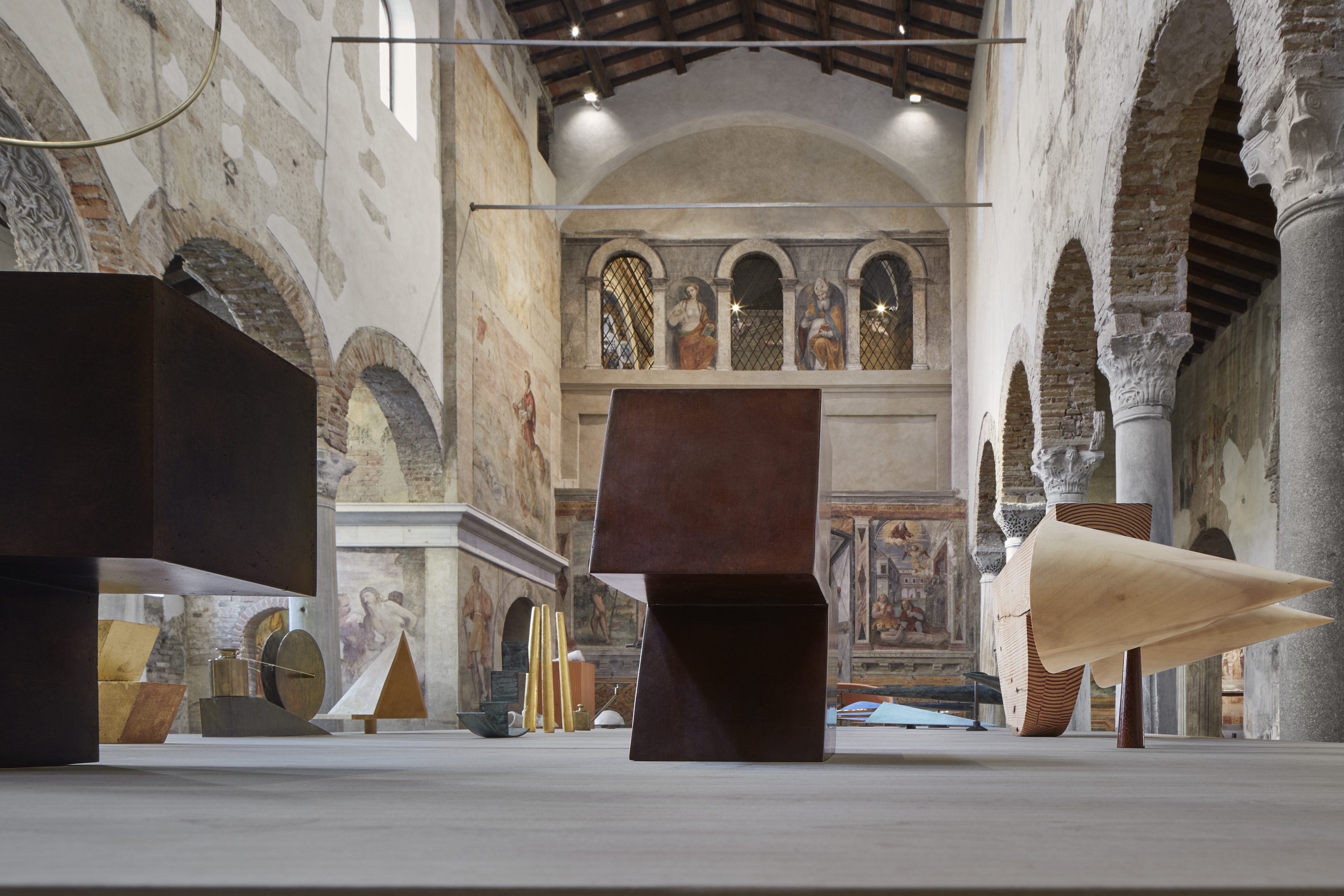 La mostra di Juan Navarro Baldeweg negli spazi del Museo di Santa Giulia di Brescia