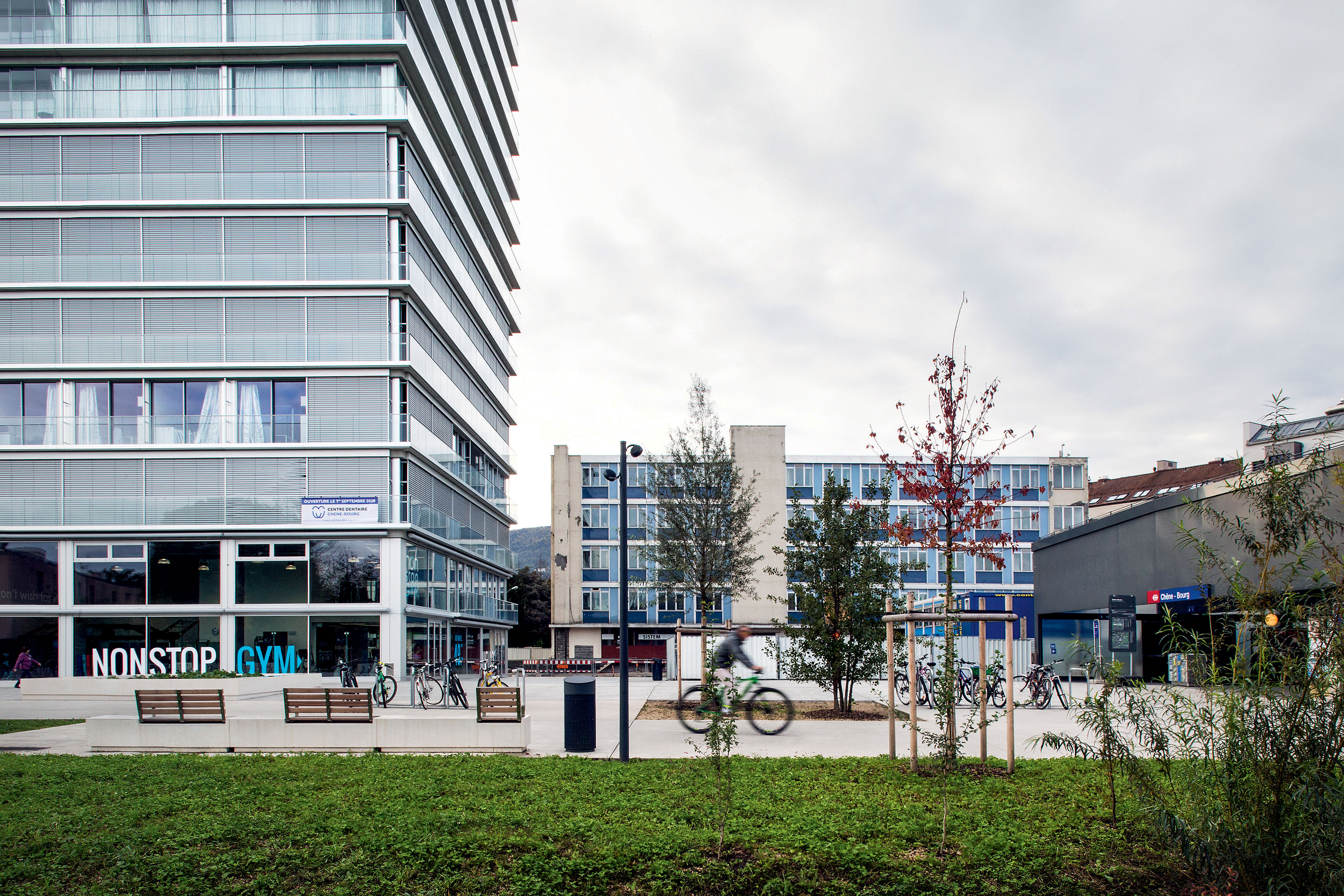 Vue de la tour dans son environnement.