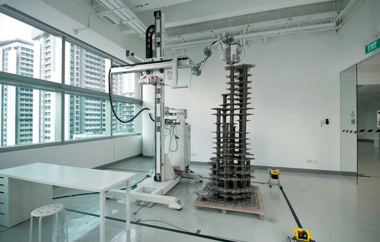 Fabio Gramazio e Matthias Kohler / Future Cities Laboratory (Singapore), sistema robotico per l’indagine e la sperimentazione di modelli di grattacieli in scala 1:50, alti fino a 3 m.