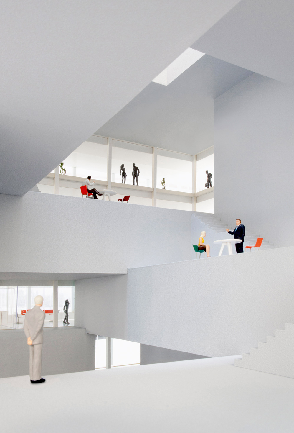 Veduta interna del modello che rappresenta lo spazio dell’organismo monolitico centrale all’edificio.