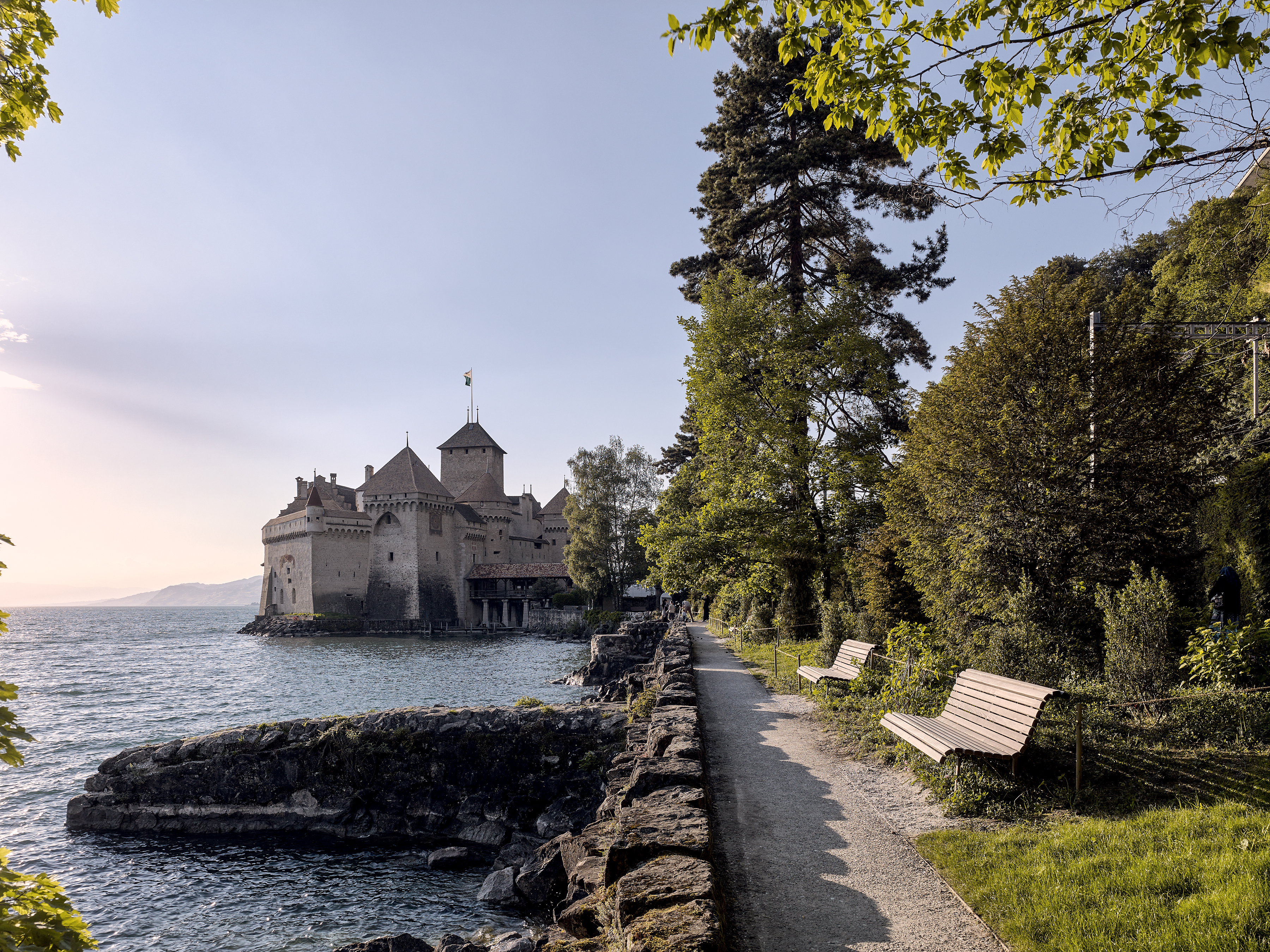 Vue du cheminement secondaire au sud du château