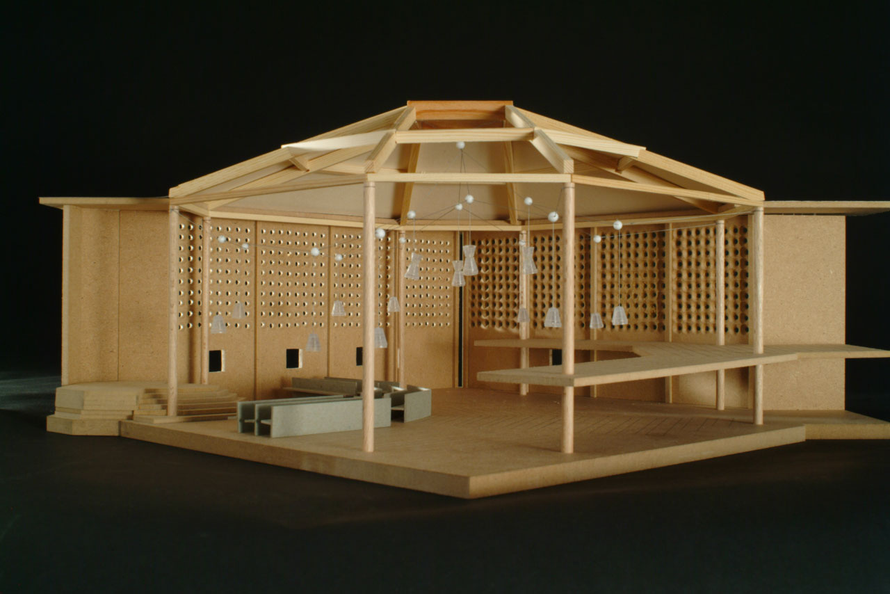 En 2004, Marie-Dina Salvione développe un projet portant sur une église néo-apostolique située dans le parc Geisendorf de Genève conçue en 1950 par le bureau Haefeli Moser Steiger et dont le chantier a été suivi par Francis Quétant. À partir de l’analyse du projet initial, l’étudiante proposait un nouveau système d’éclairage artificiel de l’église. En 2007, dans le cadre de travaux de rénovation, l’église retrouva un nouvel éclairage fortement inspiré par le projet d’origine.