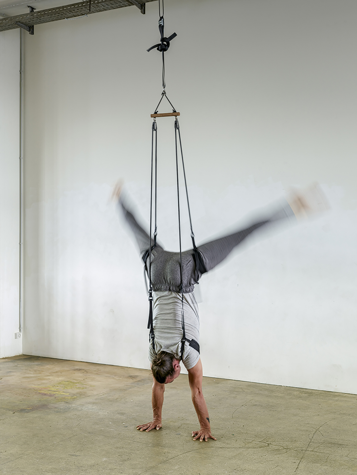 Kornhausforum-SWB-Christian-Spiess-Handstand