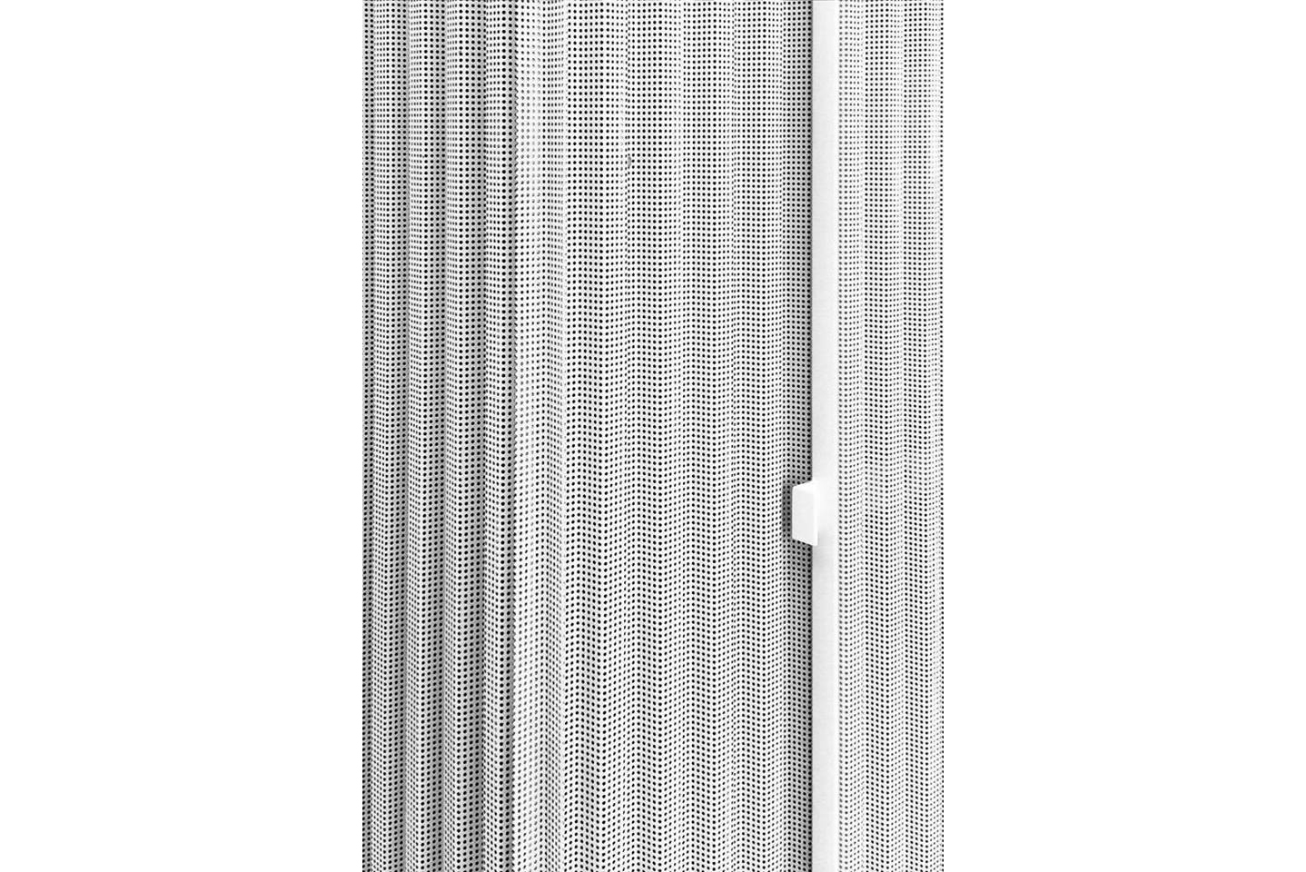 Palazzo Pioda: Eine feine Perforierung im Stahlblech lässt auch bei geschlossenen Elementen Tageslicht ins Innere.