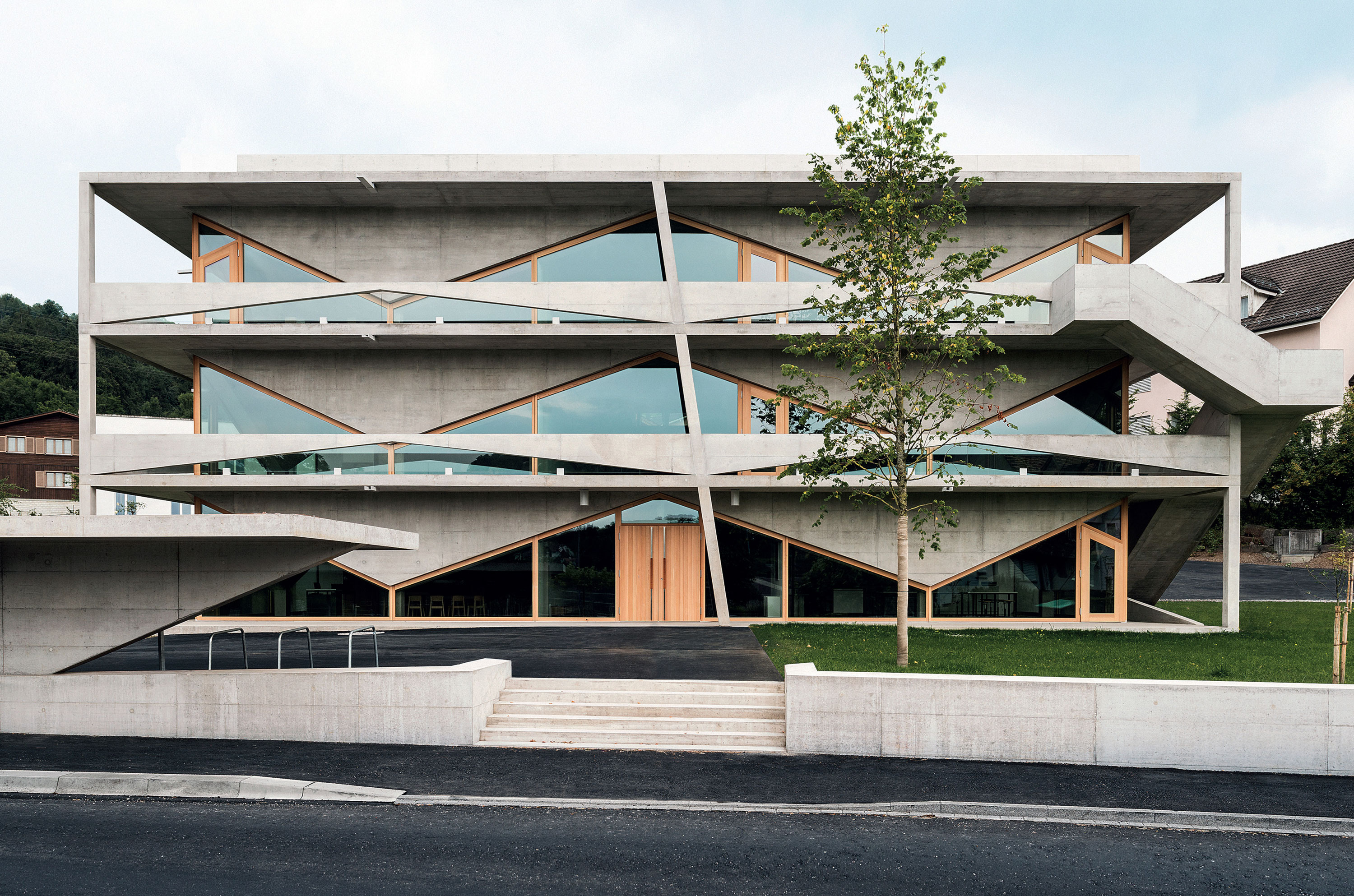 Una selezione dei candidati allo Swiss Architectural Award 2020 – Angela Deuber (Svizzera), Scuola elementare, Thal (Svizzera), 2013. 