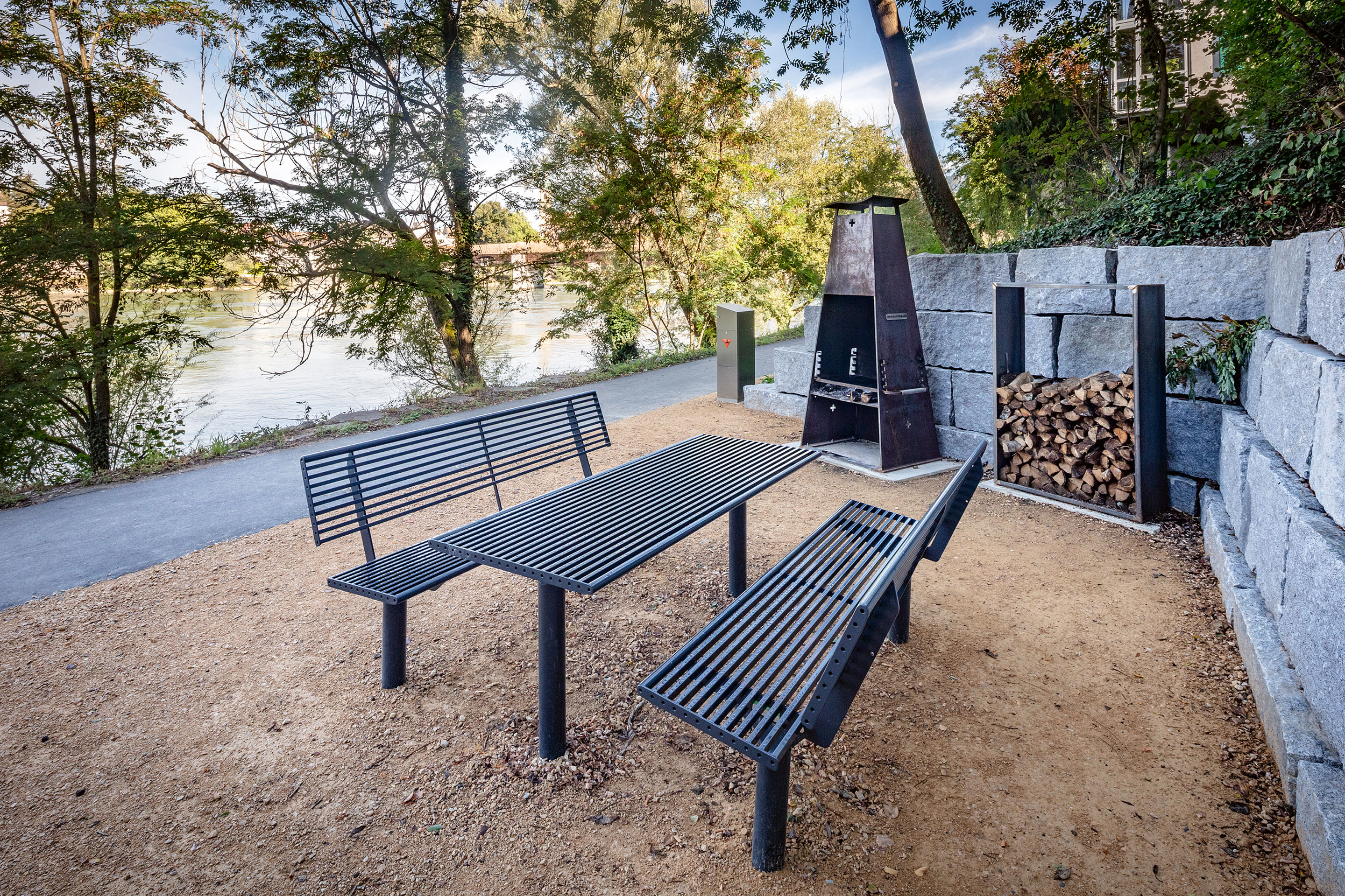 IBA-Rheinufer-Grillplatz