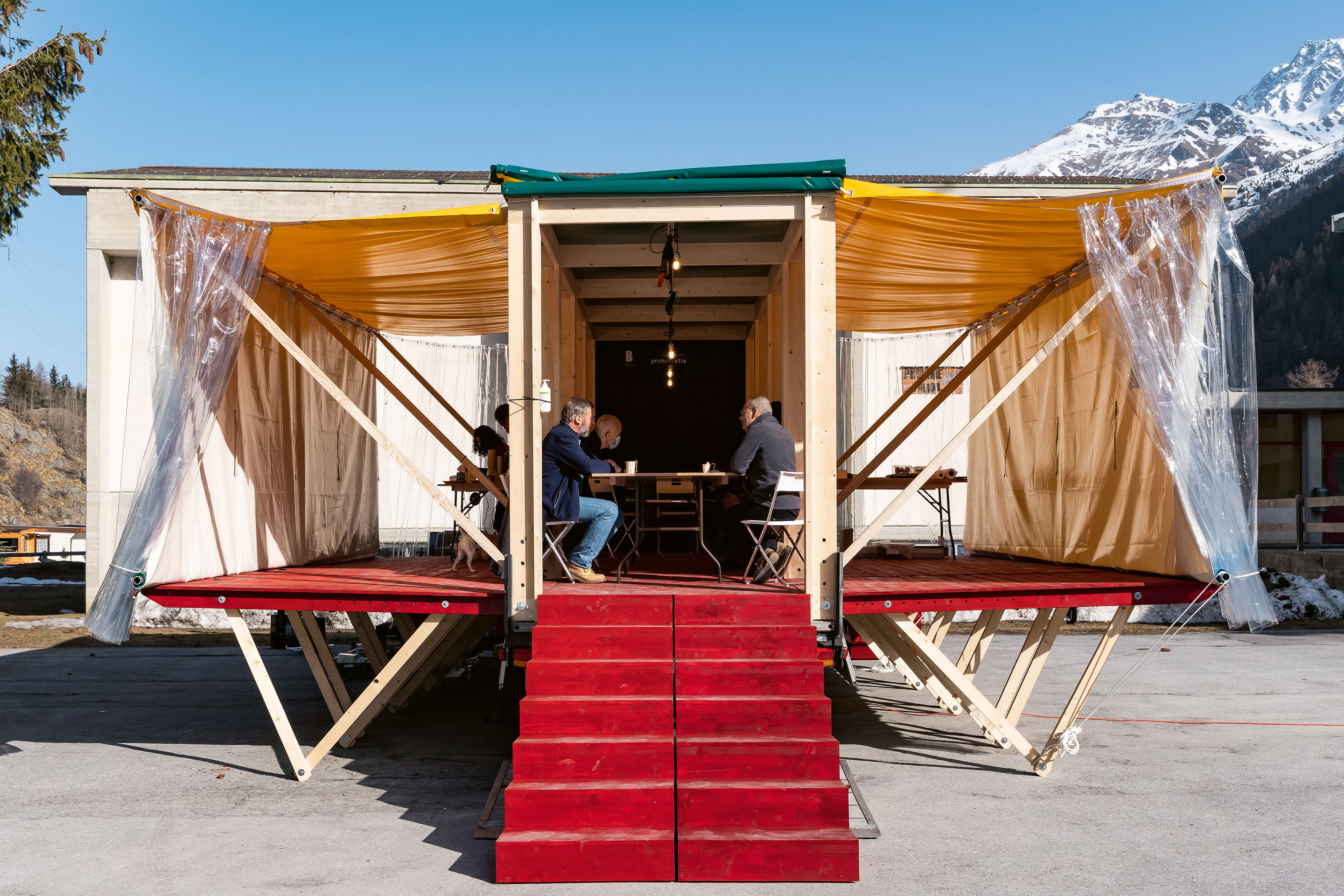 Architekturbiennale-Pro-Helvetia-Lastwagen