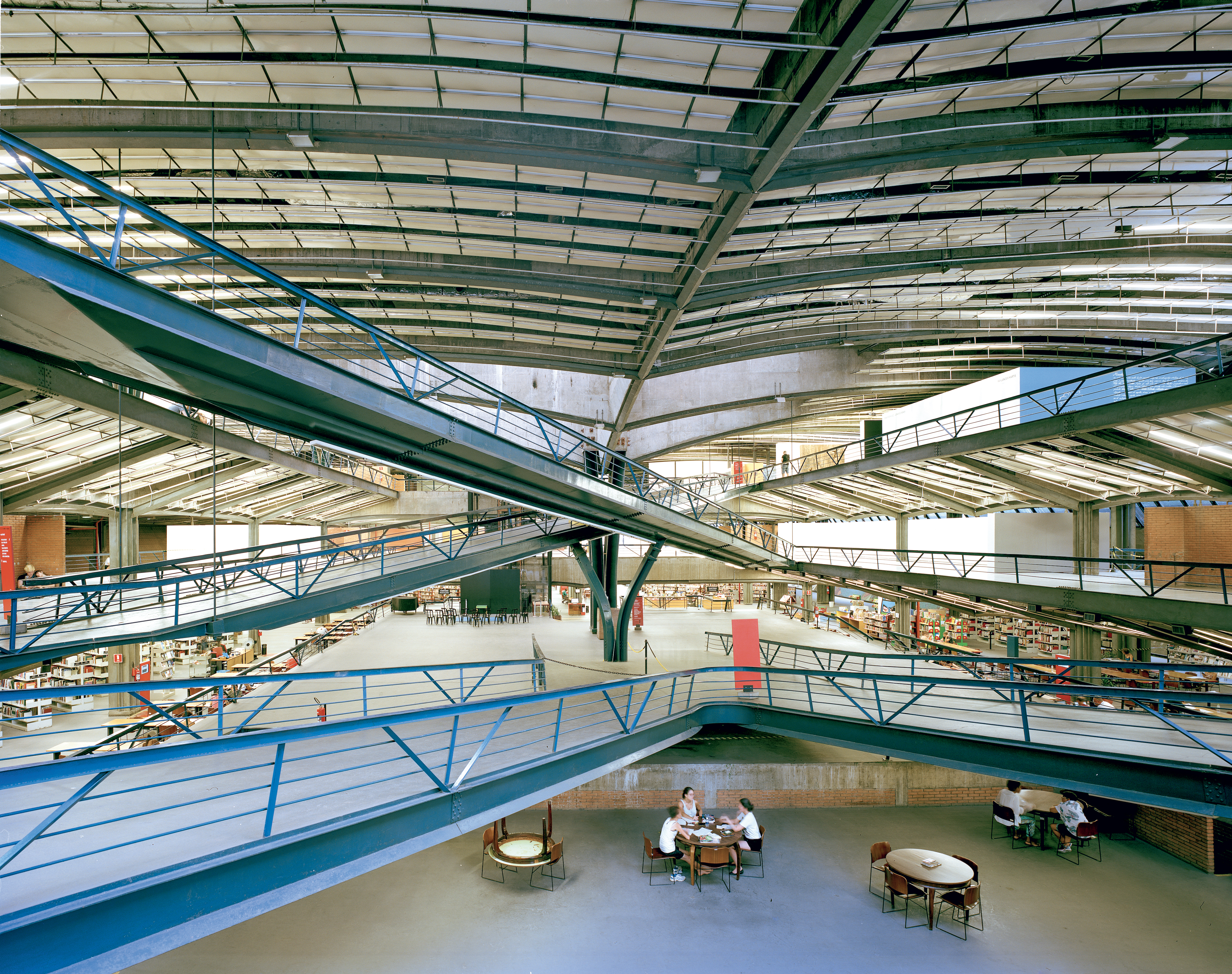 CCSP (Centro Cultural de São Paulo), Eurico Prado et Luiz Telles, achevé en 1982.