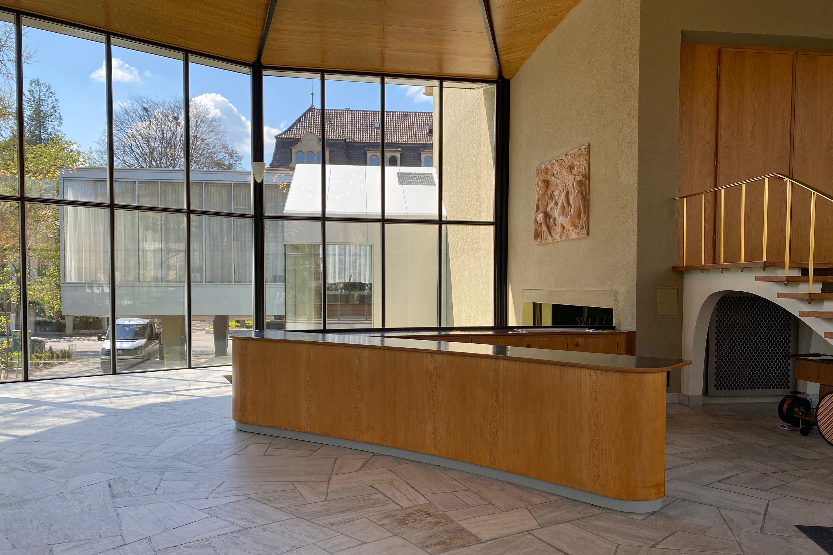 2-Kurtheater-Baden-ausklappbare-Bar