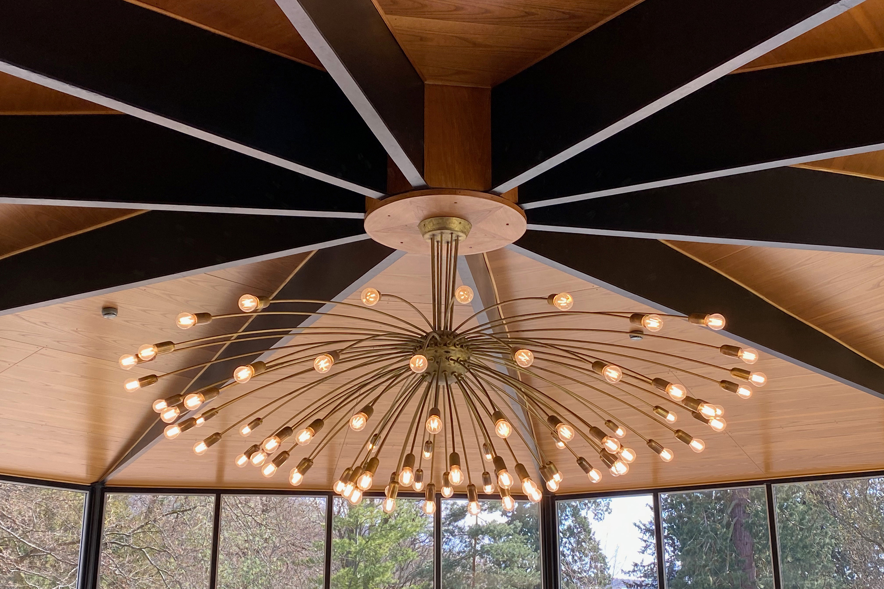 4-Kurtheater-Baden-Leuchter