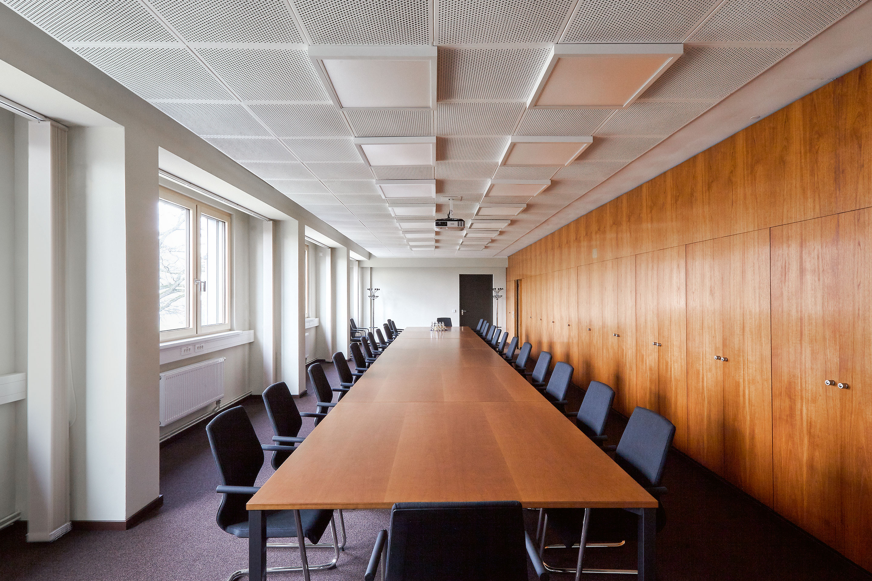 Kreislaufwirtschaft-Verwaltungsgebaeude-Tierpark-Berlin-Innenraum