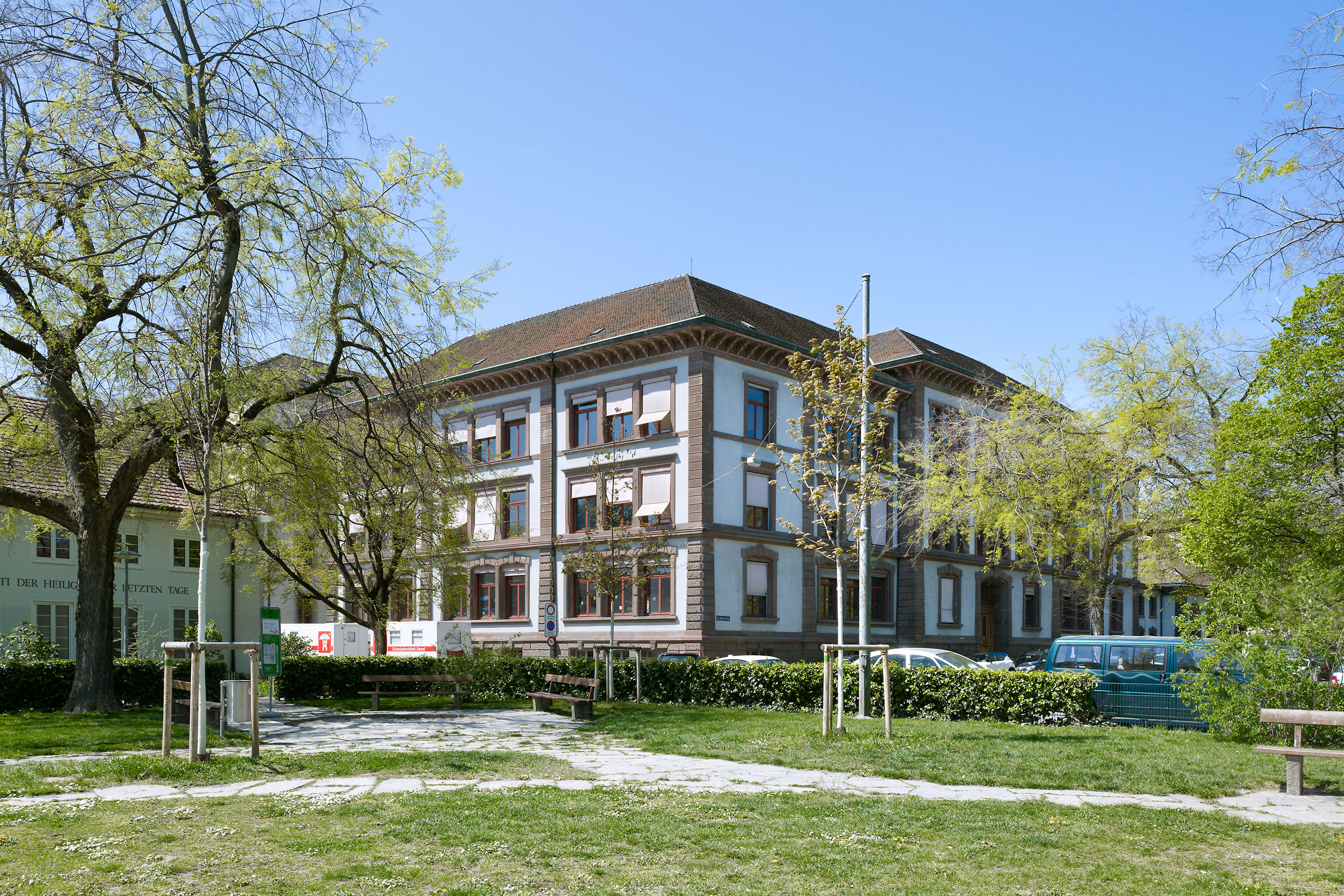 Pestalozzi-Bestand-aussen