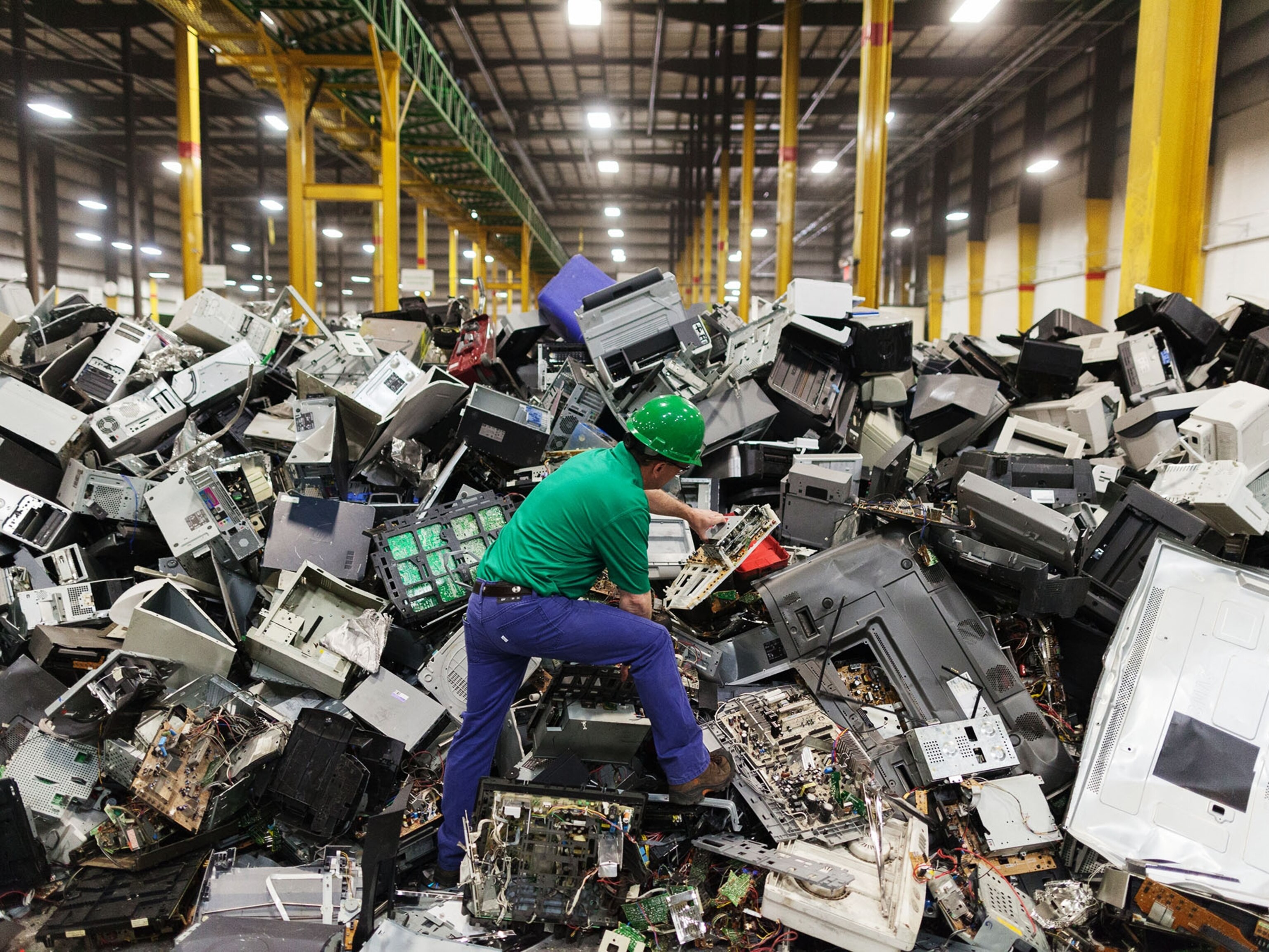 Quelque 8 kilogrammes de déchets électroniques par personne sont produits chaque année en Iran, ce qui cause de graves problèmes de santé s'ils ne sont pas traités