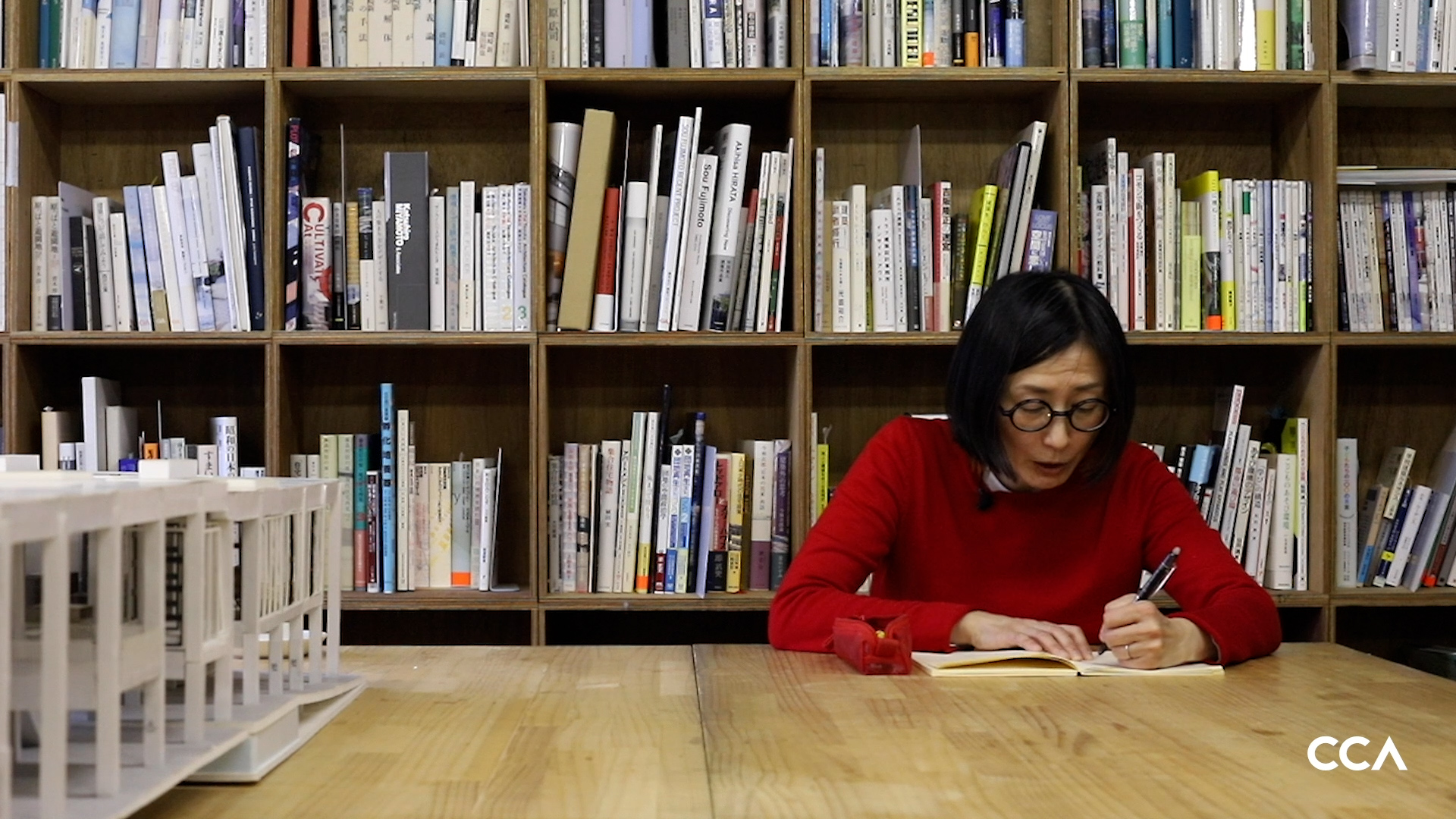 Image tirée de Une recette de riz frit : Kumiko Inui, de la série vidéo Discussion de maquettes, 2021