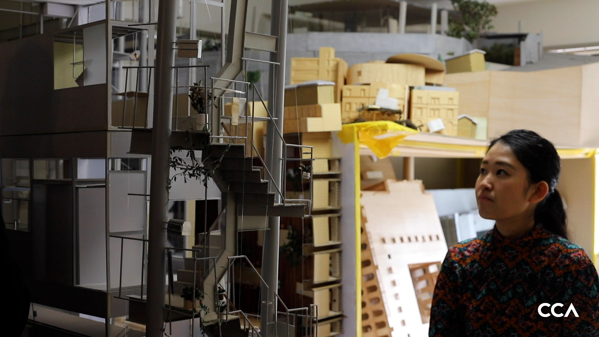 Image tirée de la vidéo Un quartier dans une maison, avec Erika Nakagawa, 2021