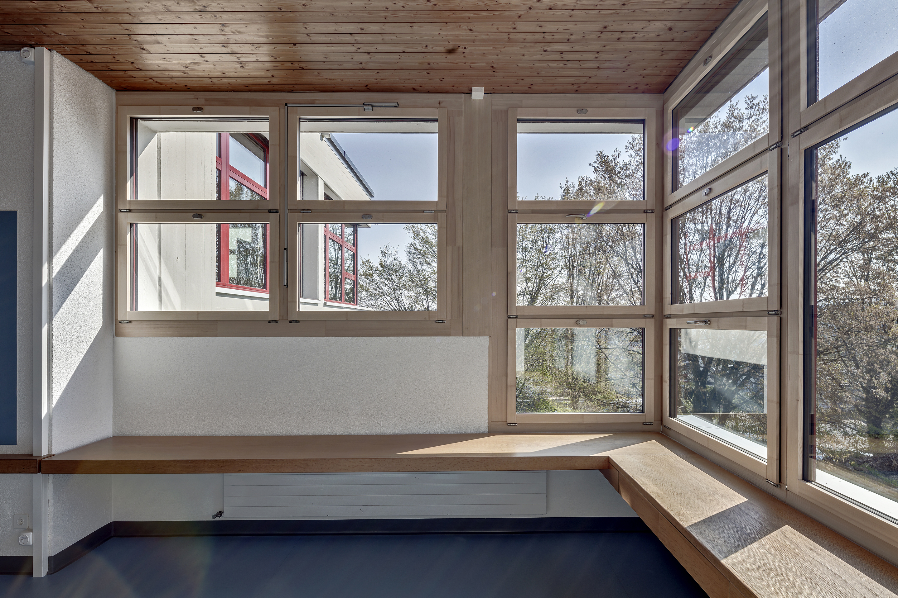 Schulhaus-Sonnenberg-Klasse-Renovation