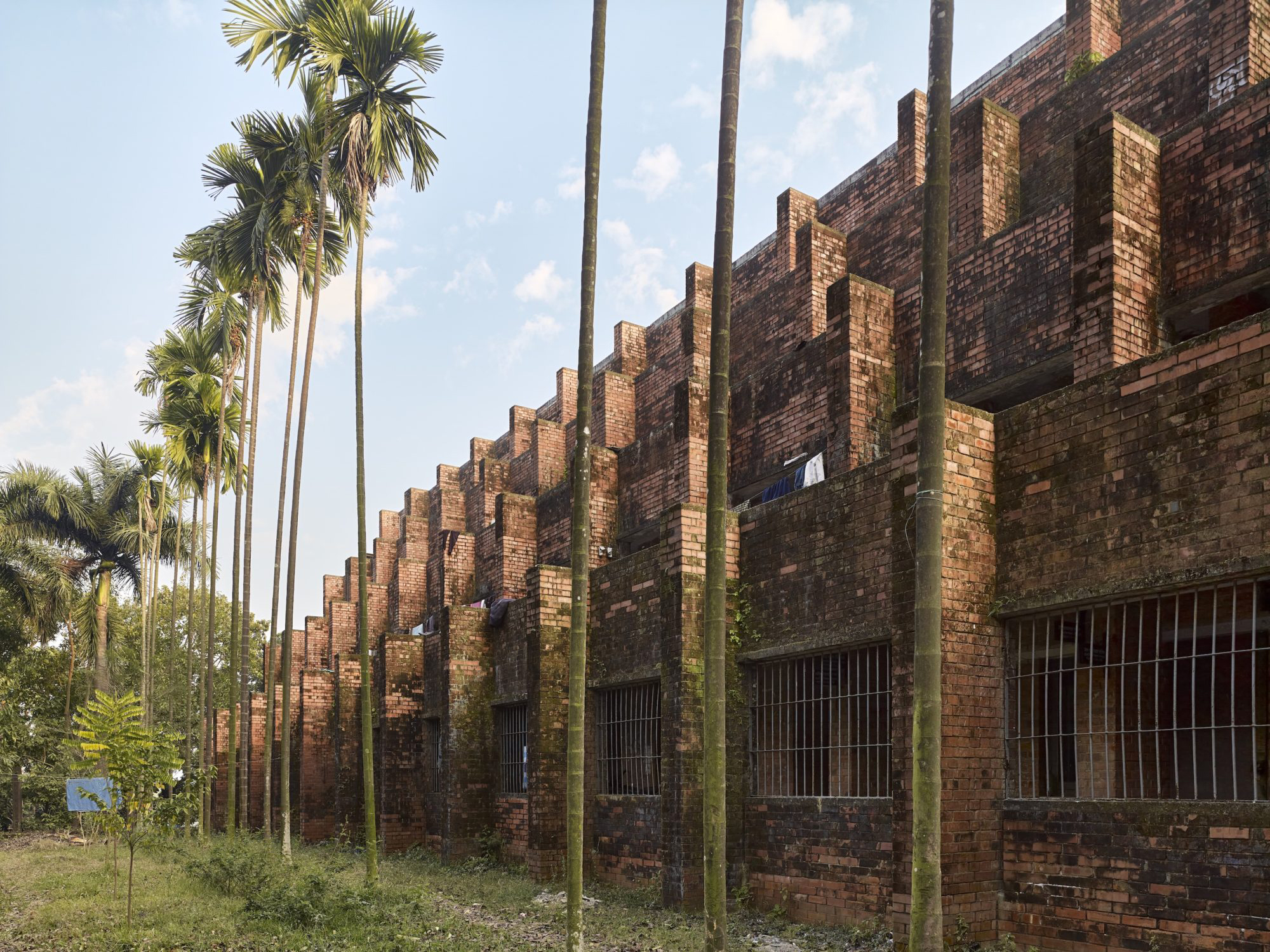 Chittagong University, Chittagong, East Pakistan (Bangladesh). 1965–71. Vastukalabid (est. 1964). Muzharul Islam (1923–2021). Exterior view.