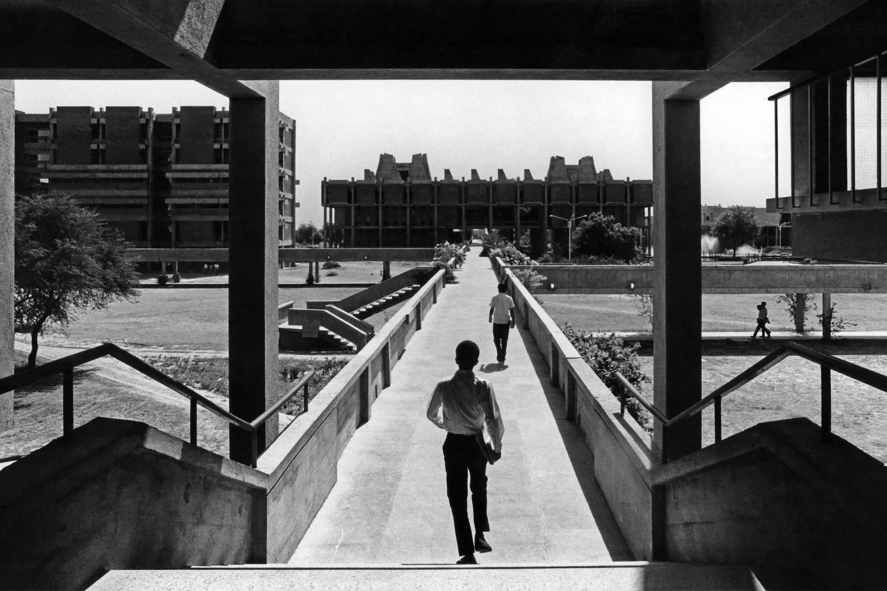 MoMA-Pieris-Institutions