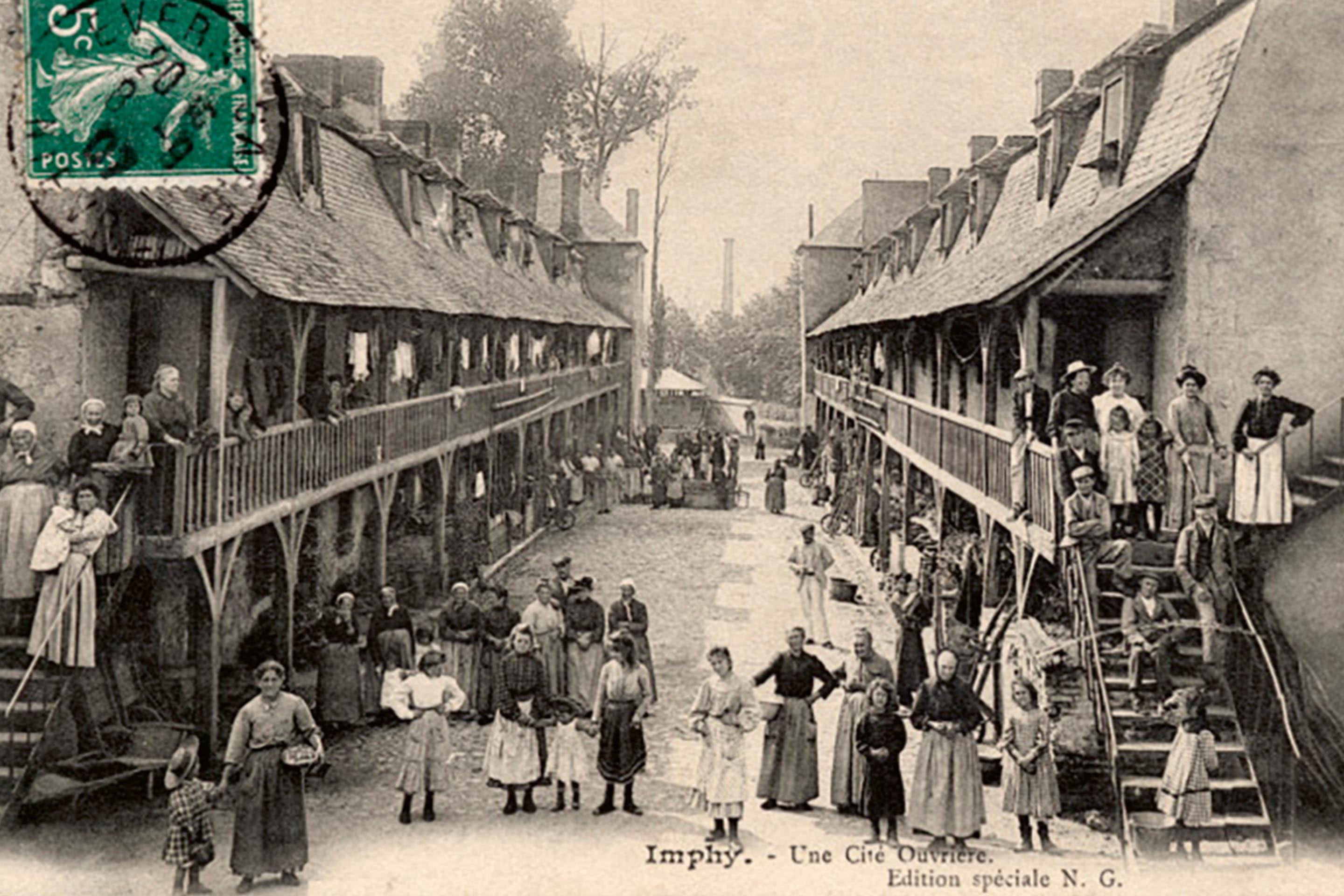 Cité ouvrière de Imphy dans la Nièvre, France, carte postale ancienne.