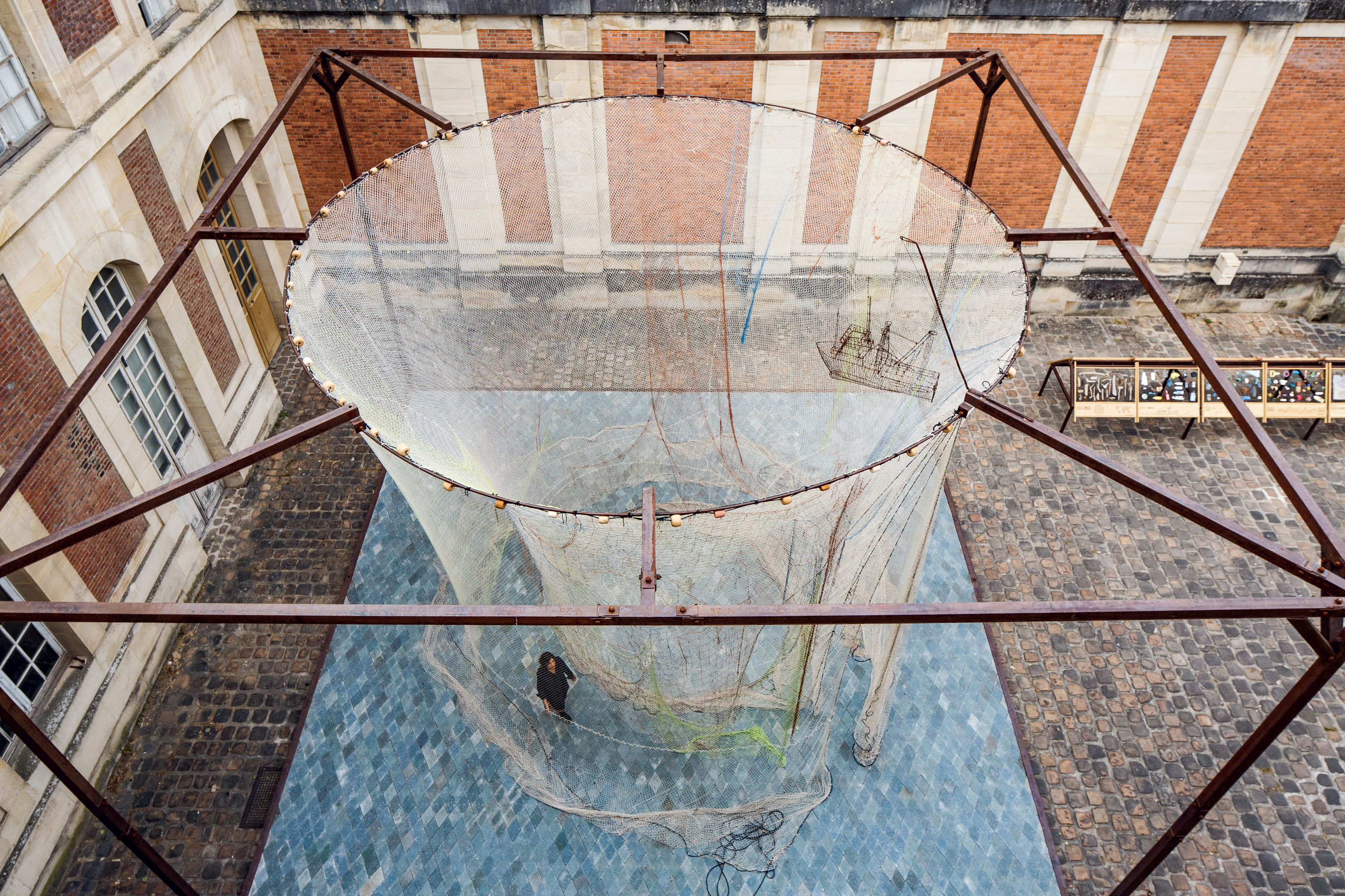 Installation Stand Up for the Seas!