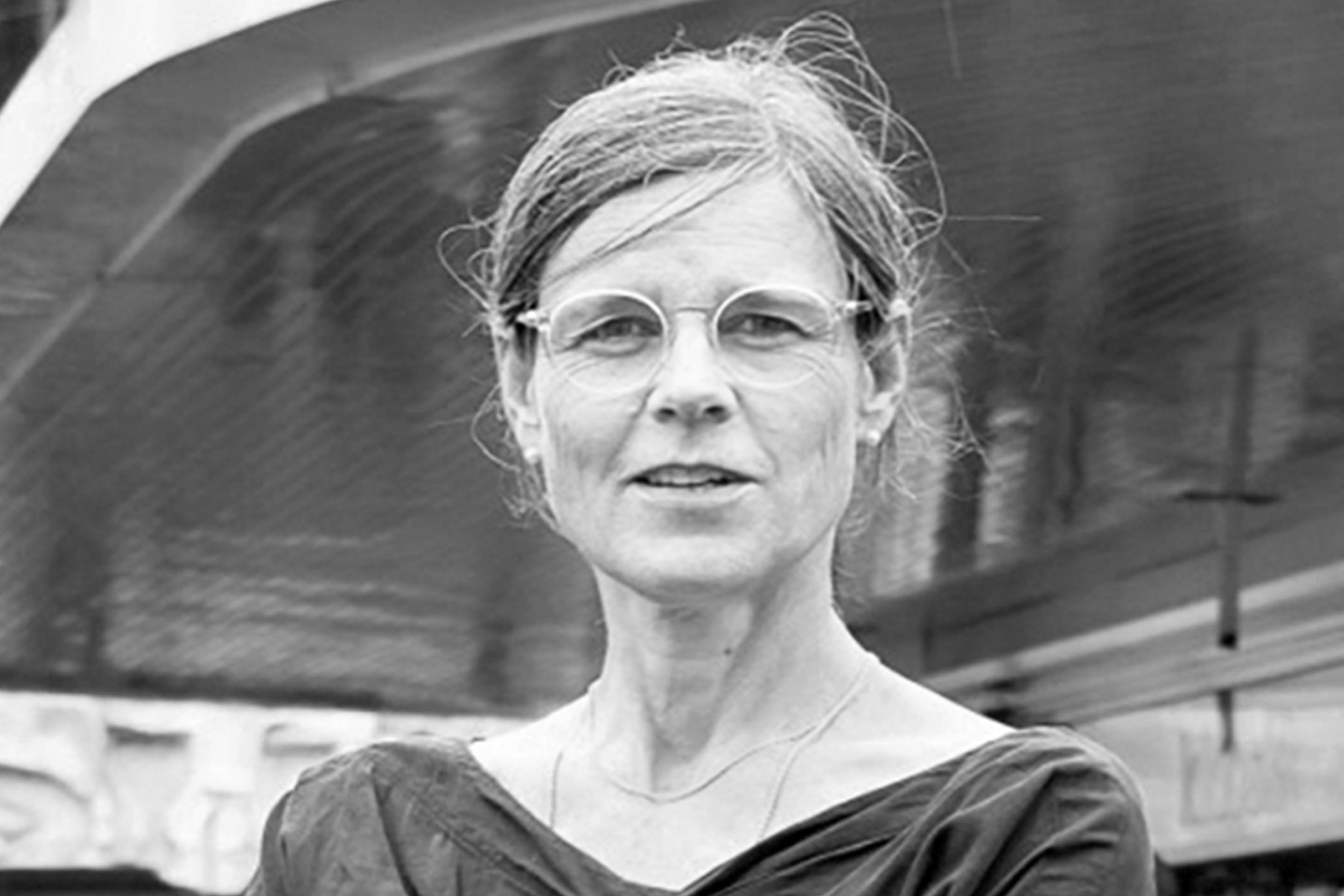 Erika Fries ist Mitglied der Geschäft­s­leitung und Partnerin bei huggen­bergerfries  Architekten in Zürich.  Sie war Jury­mitglied beim  mit BIM ausgetragenen  Wettbewerb zum Fachhochschulzentrum in Chur.