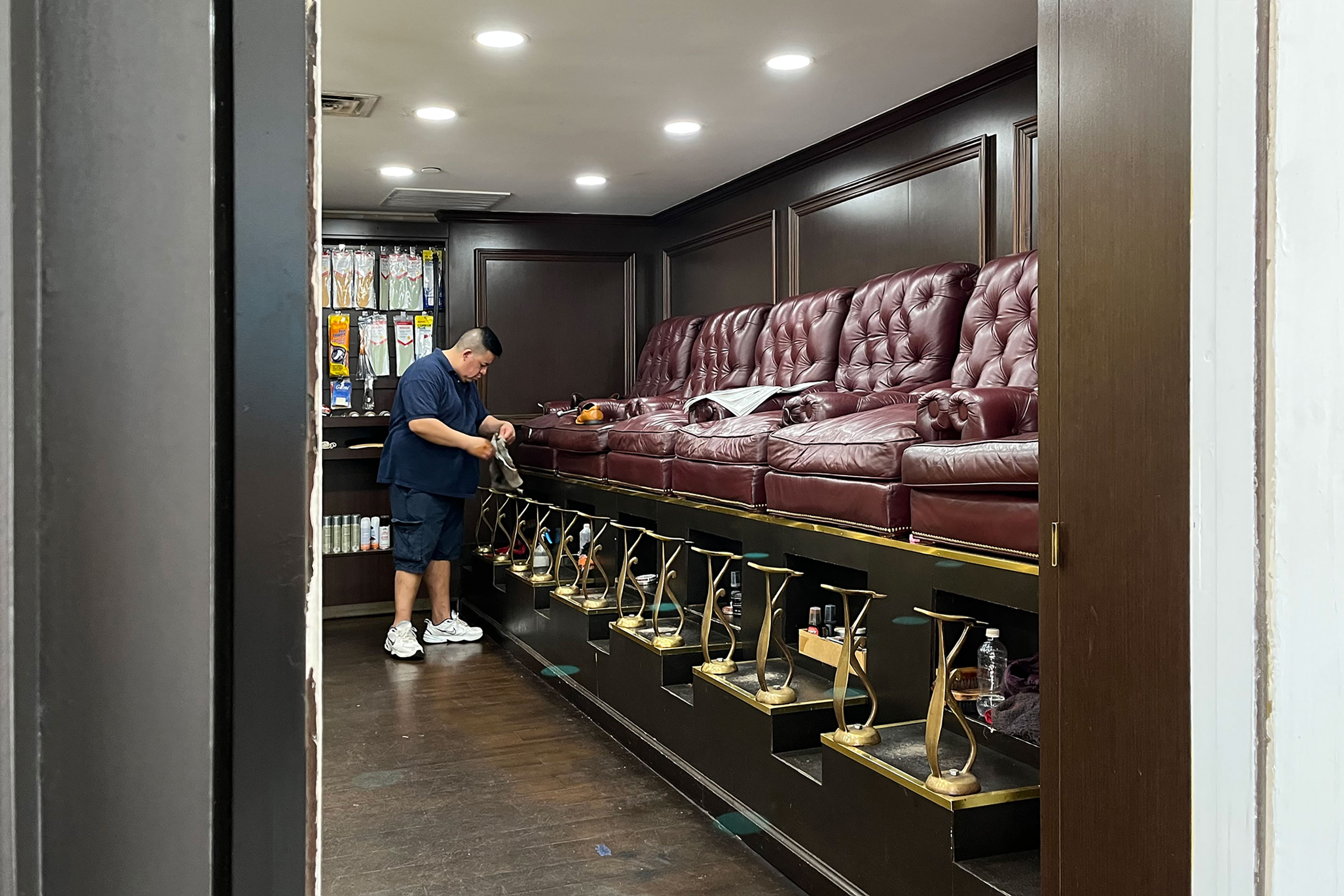 Hella-NY-shoe-shine-2