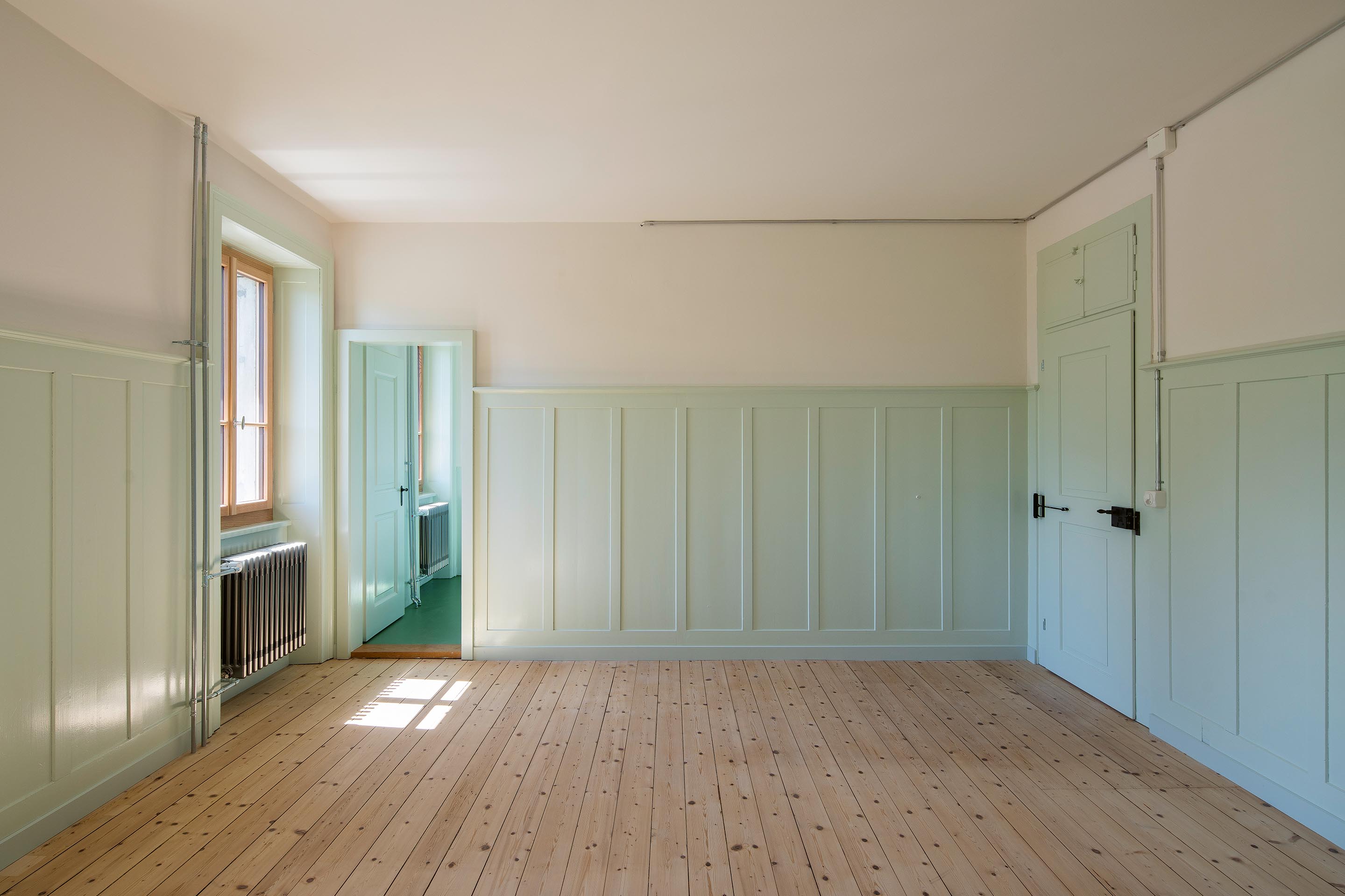 L’albergo ha conservato lo spirito dell’antico convento, con l’aggiunta  di un lusso spartano, insito nella qualità dei materiali utilizzati.