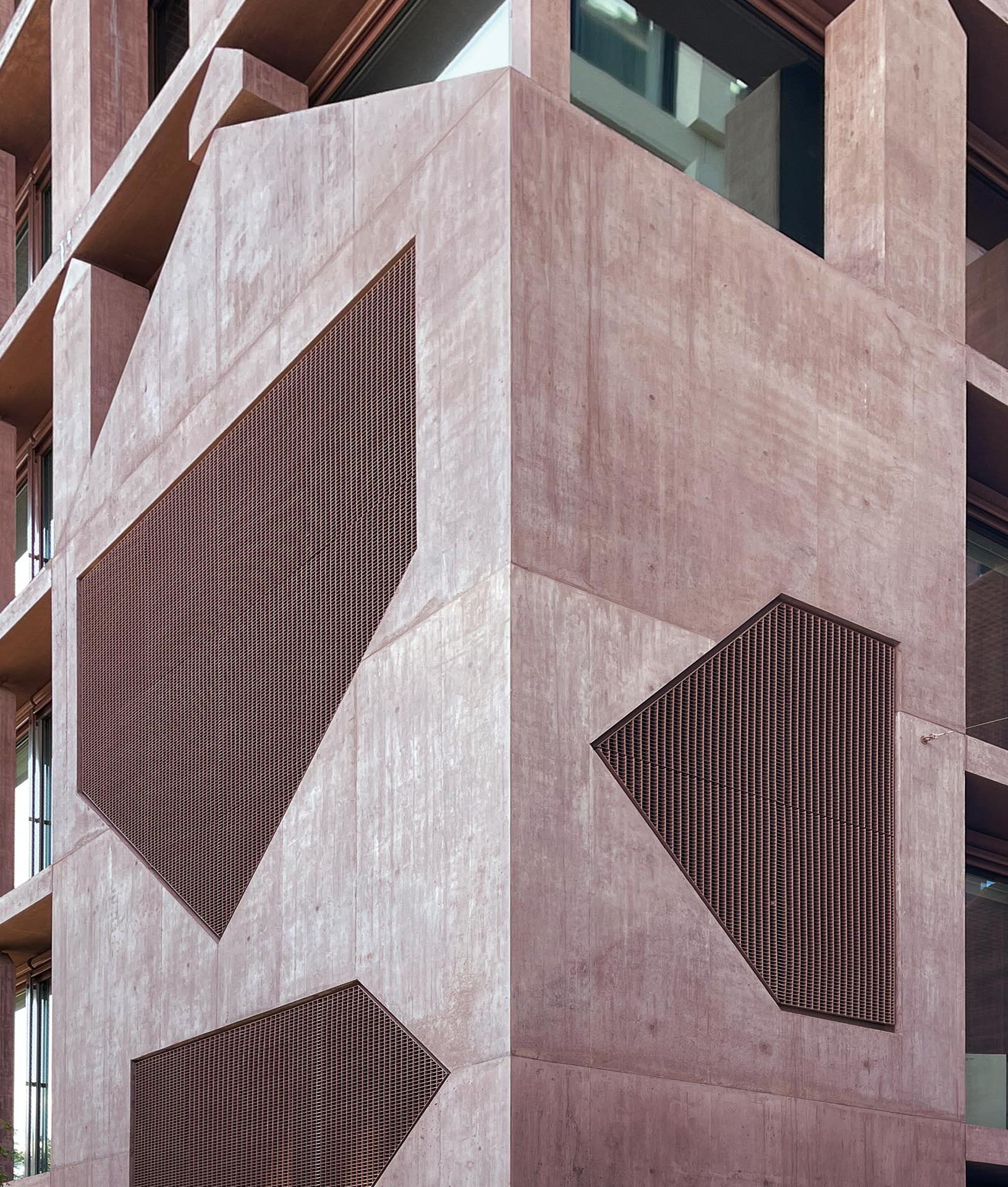 Forme chiare e arcaiche conferiscono all’edificio est nel Baloise Park un carattere  inconfondibile.