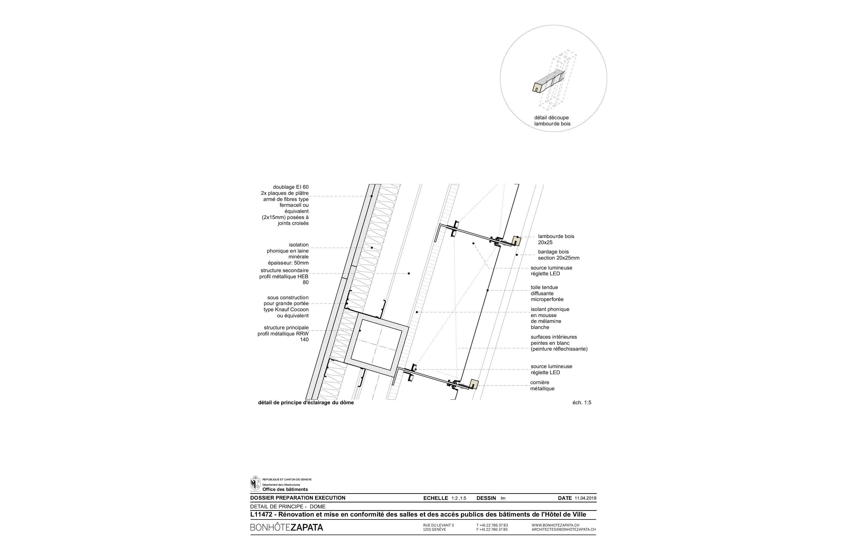Détail de construction du «dôme» de la grande salle. La lumière produite par les LED est diffusée par une toile tendue et filtrée par le lattis à claire-voie, dont sont revêtues les facettes.